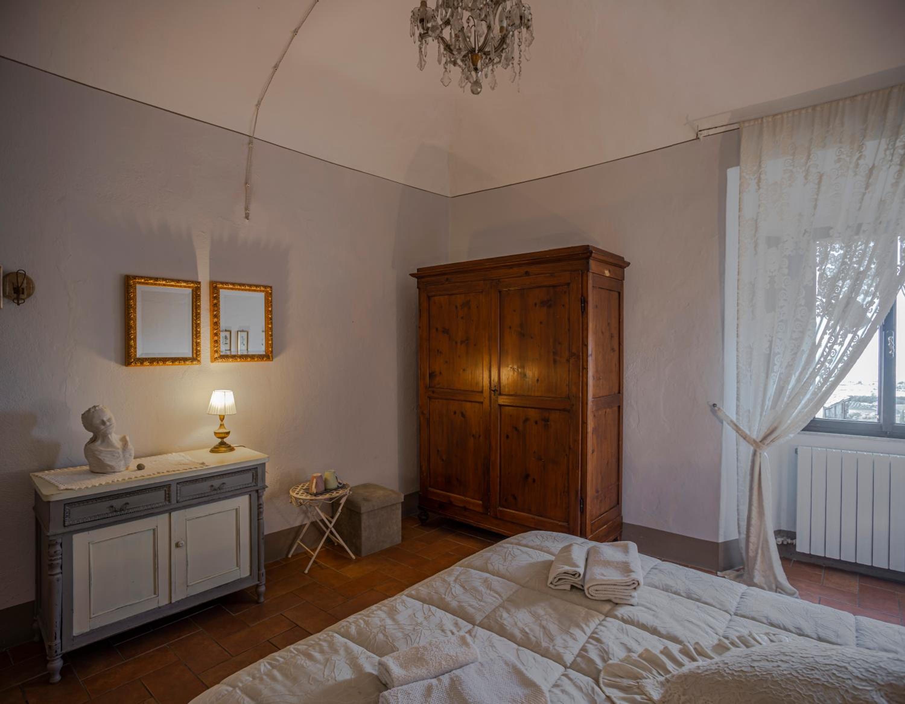 Double Room - Photo 6