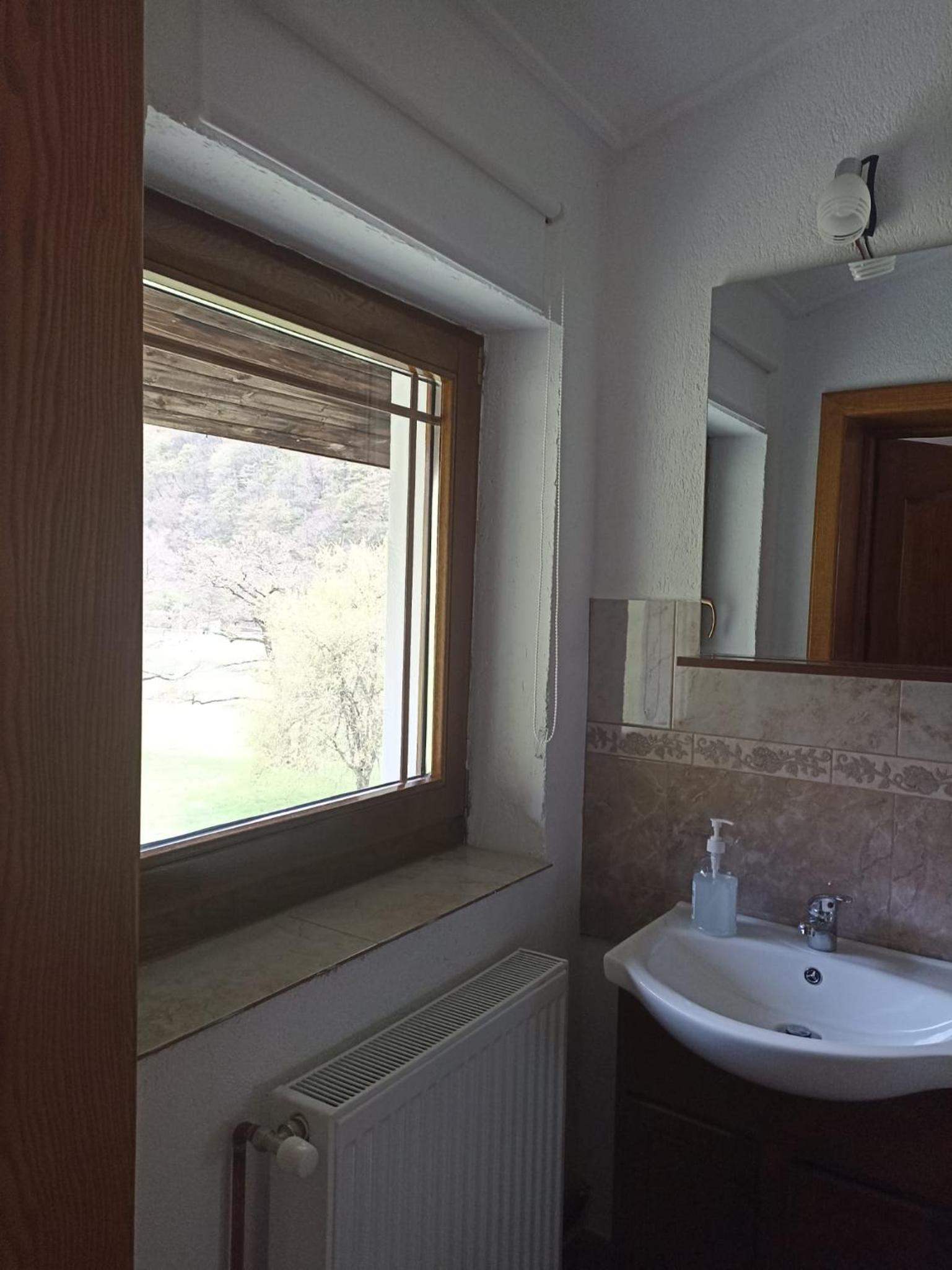 Double or Twin Room with Bathroom - Photo 1