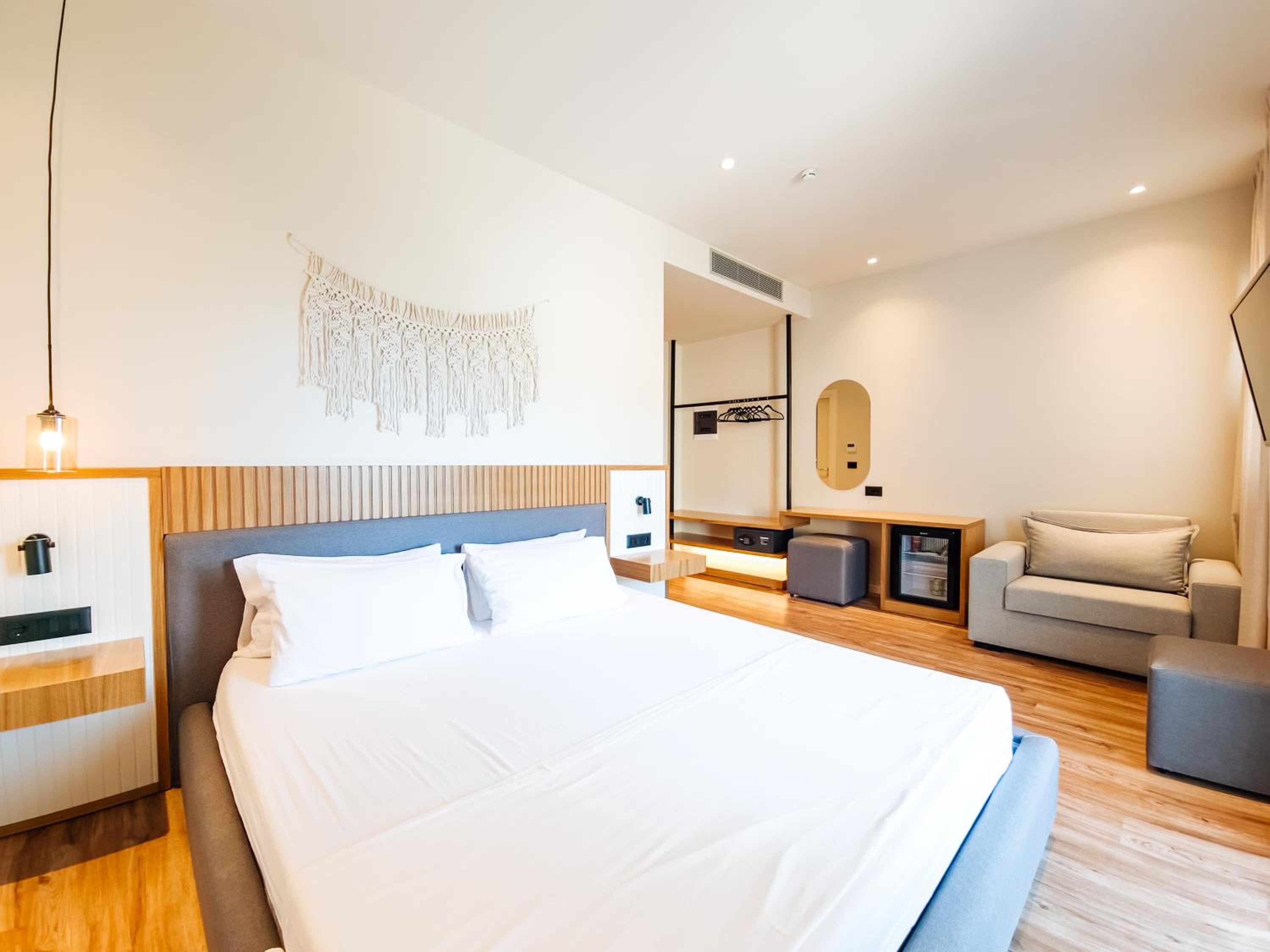 Queen Room with Balcony photo 1