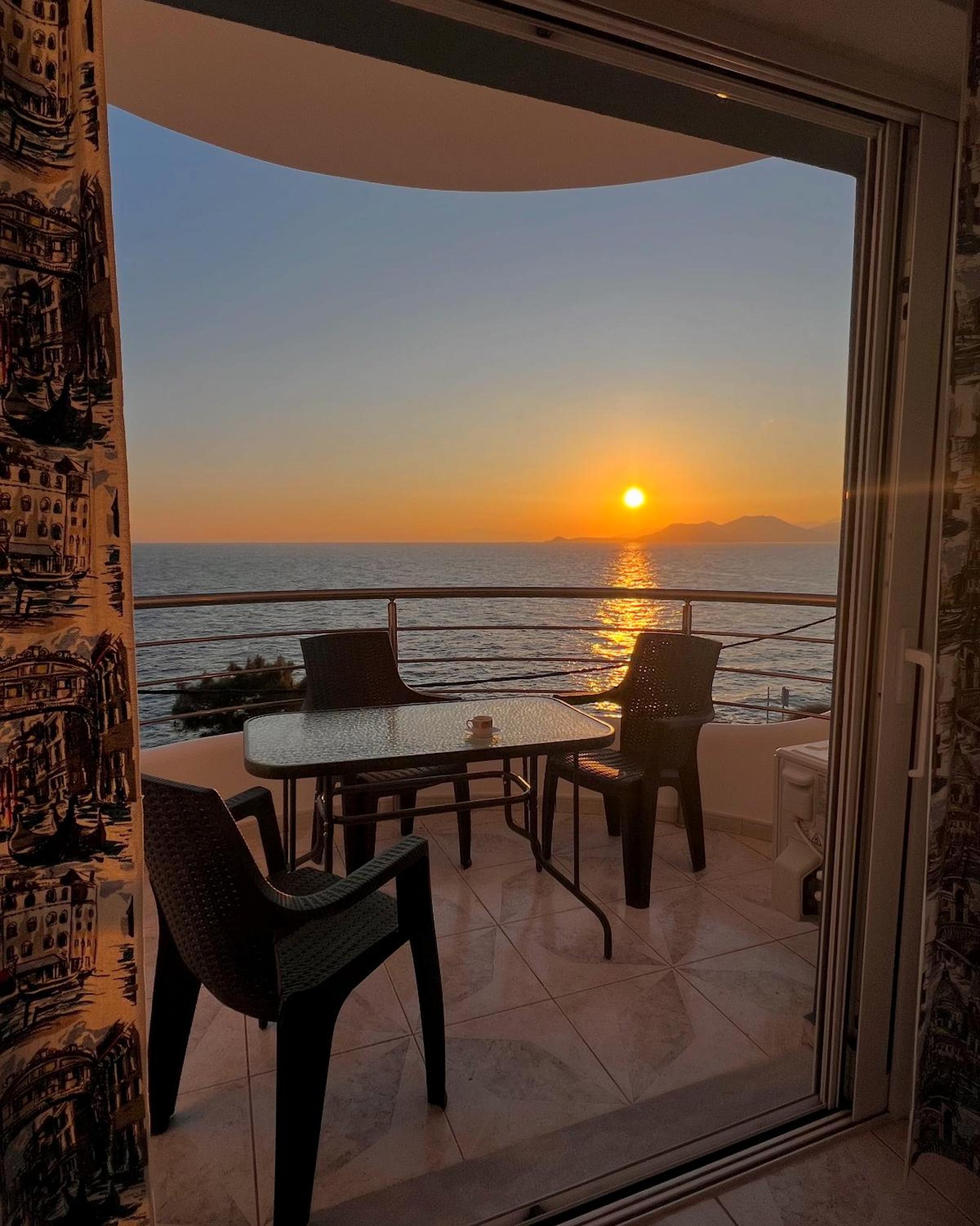 Studio Apartment with Sea View photo 3