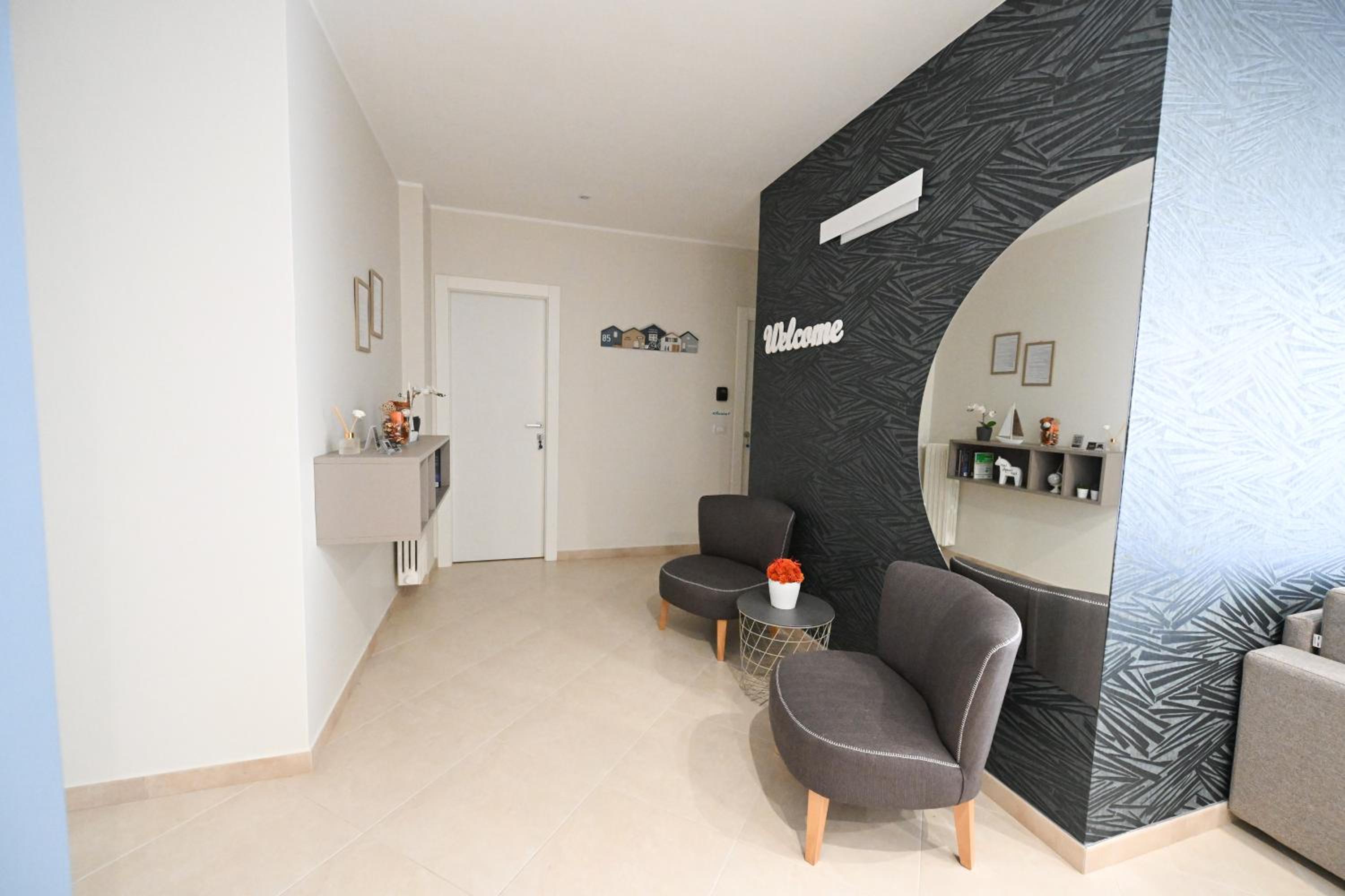 Deluxe Room (2 Adults + 1 Child) - Photo 14