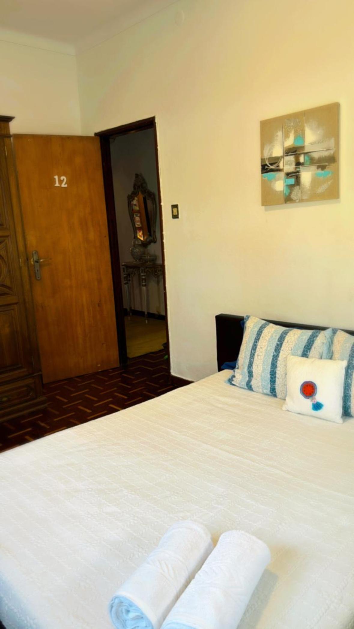 Double Room with Lake View - Photo 3