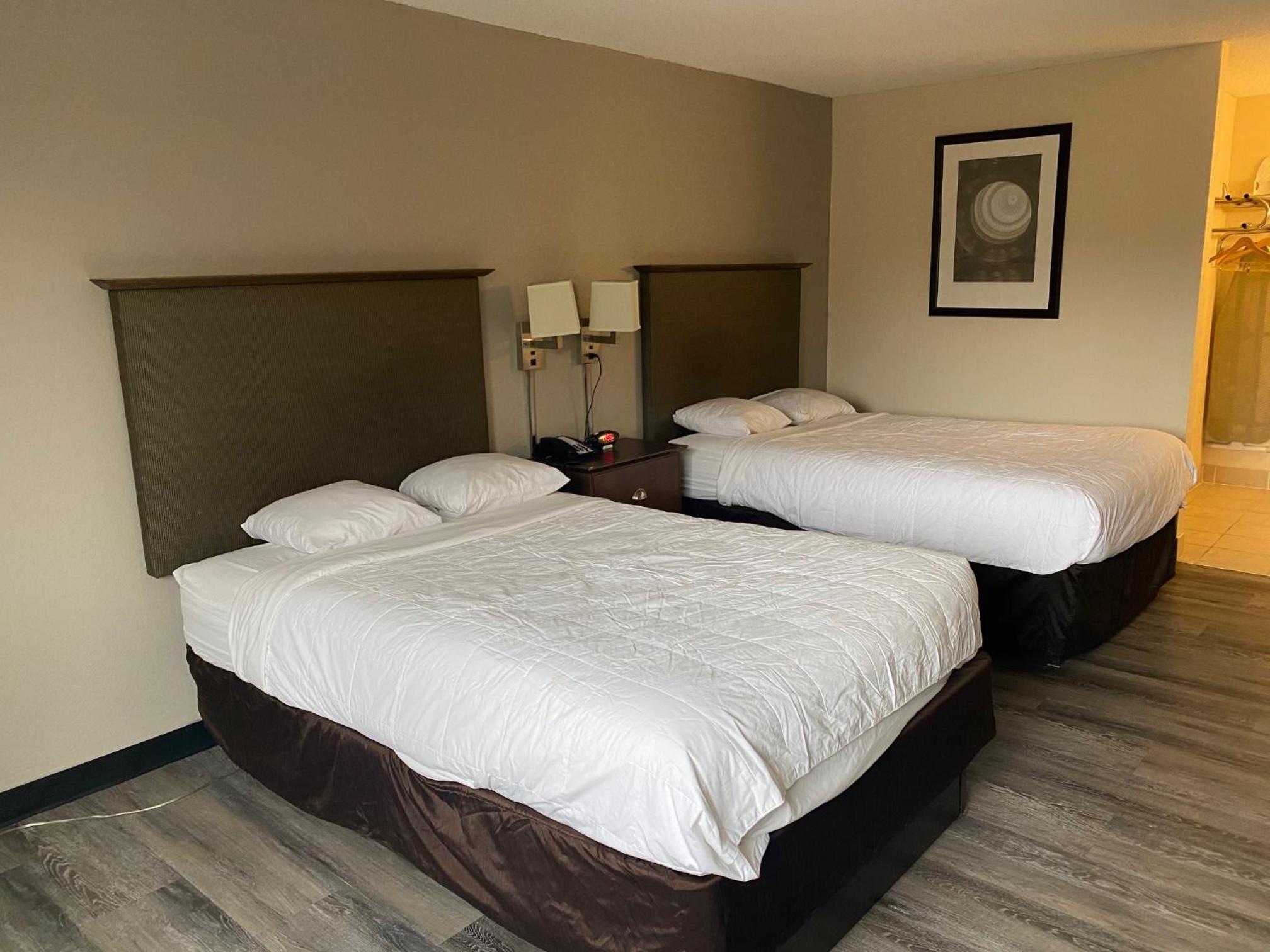 Quadruple Room - Non-Smoking - Photo 1