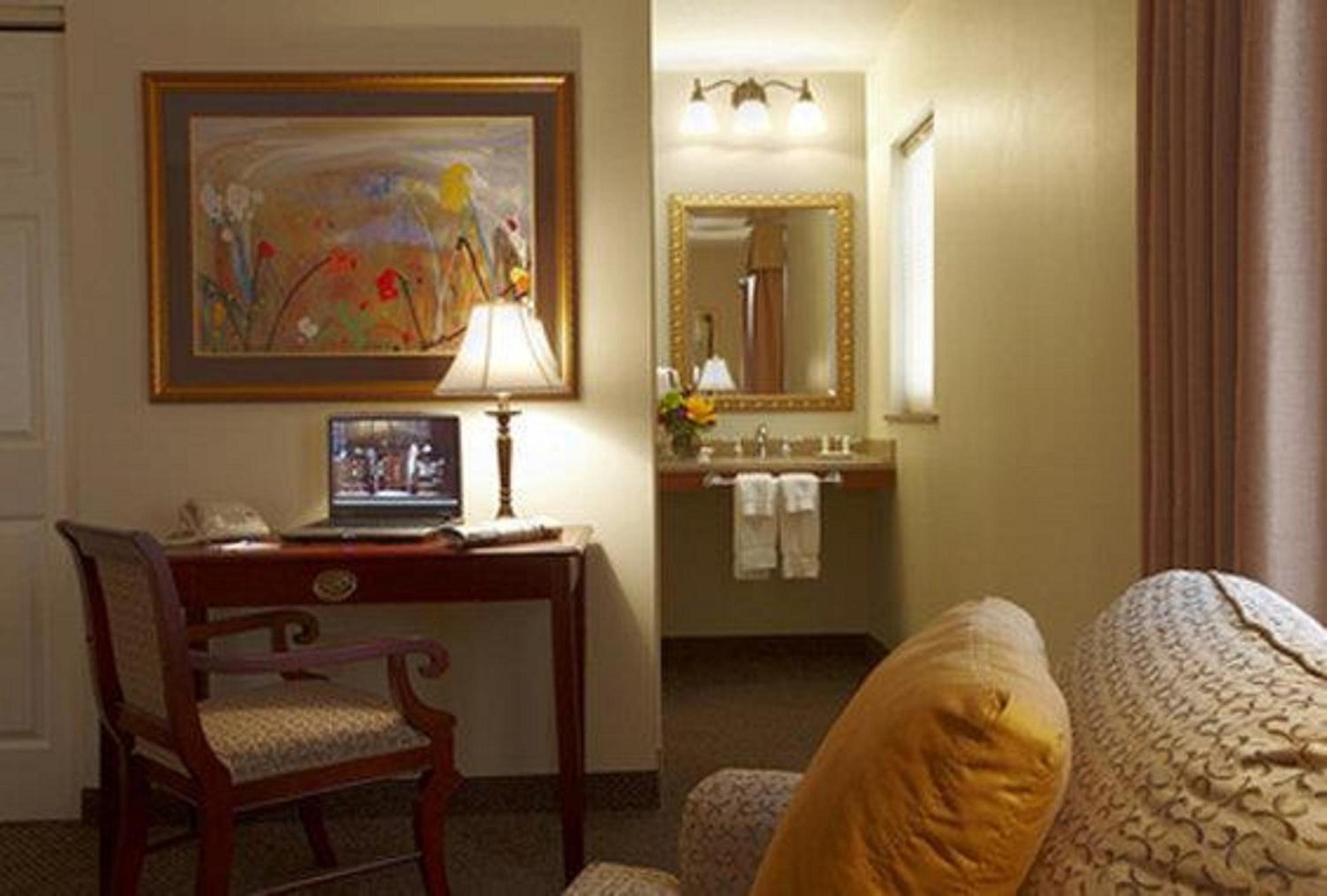 Suite with Two Double Beds with Fireplace - Non-smoking photo 2