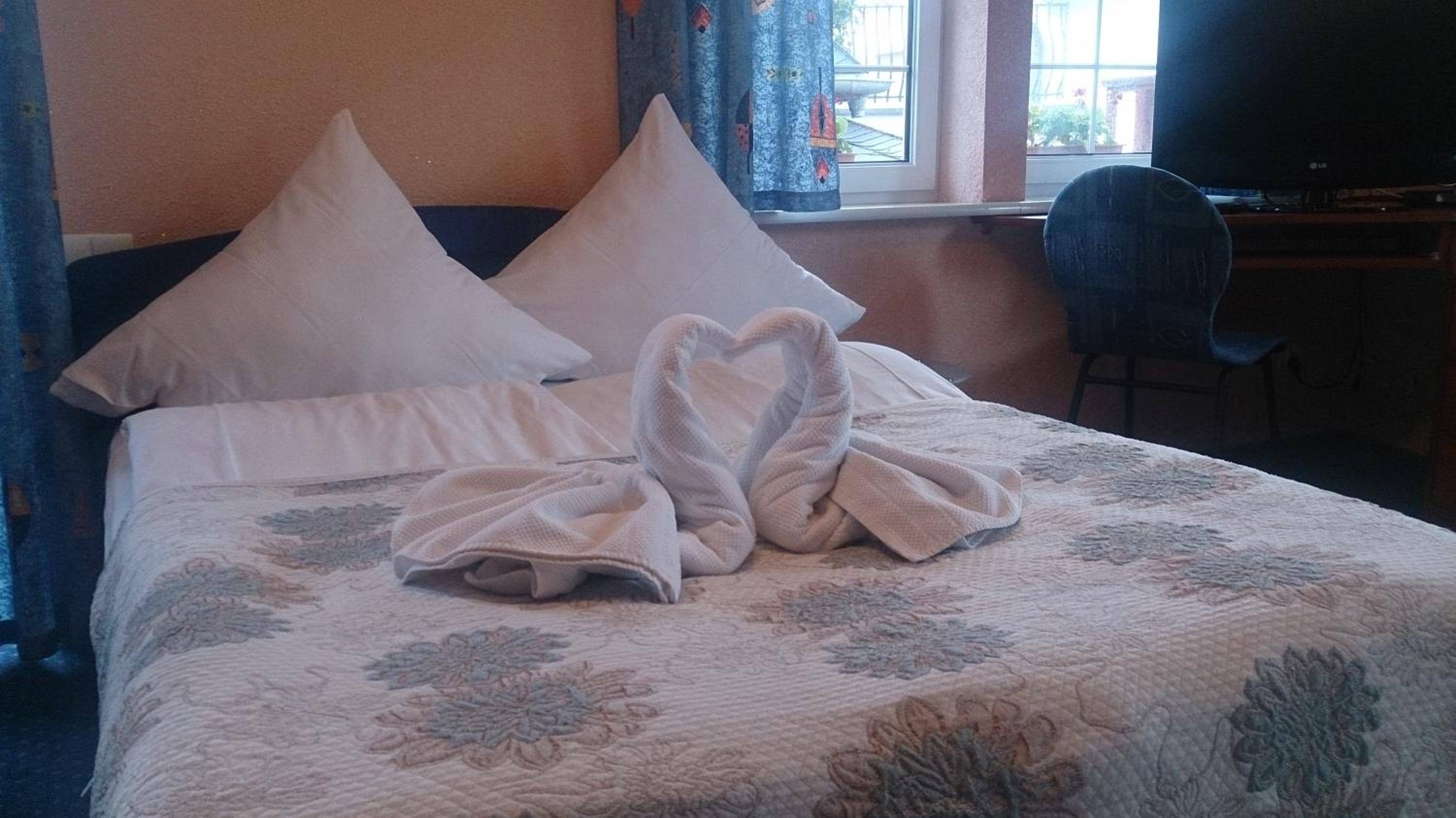 Double Room with Sea View - Photo 9