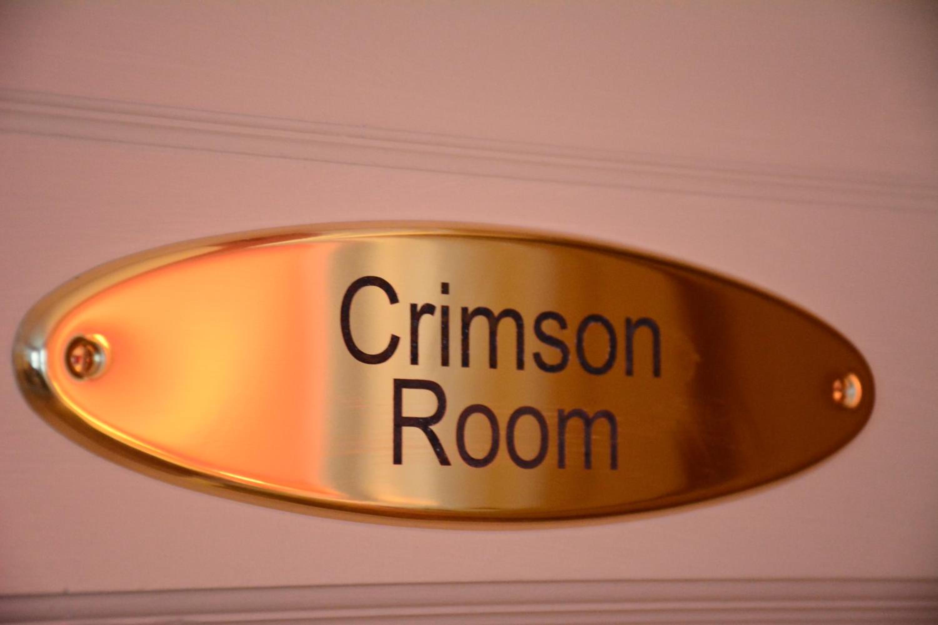 Queen Room (Crimson) photo 3
