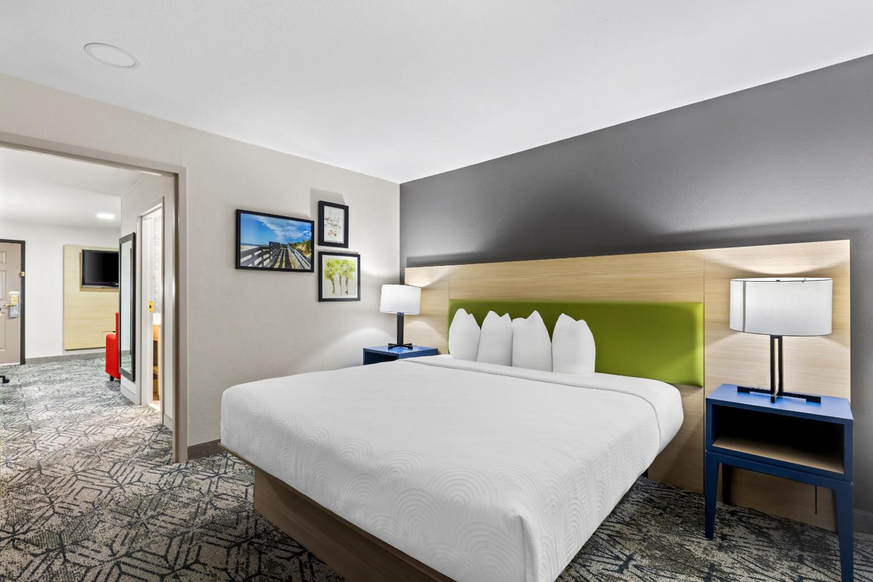 Suite with Sofa Bed - Non-Smoking   - Photo 3