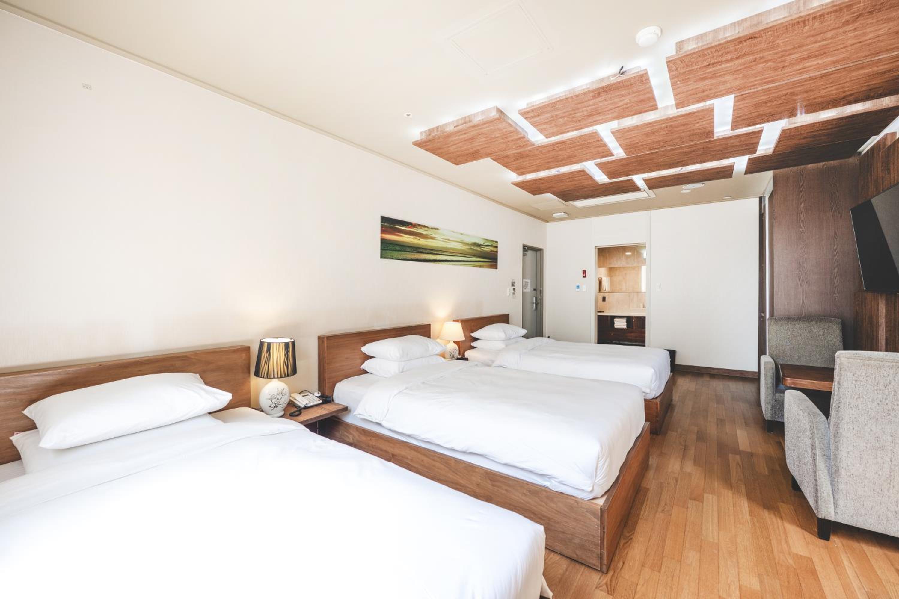 Deluxe Triple Room
