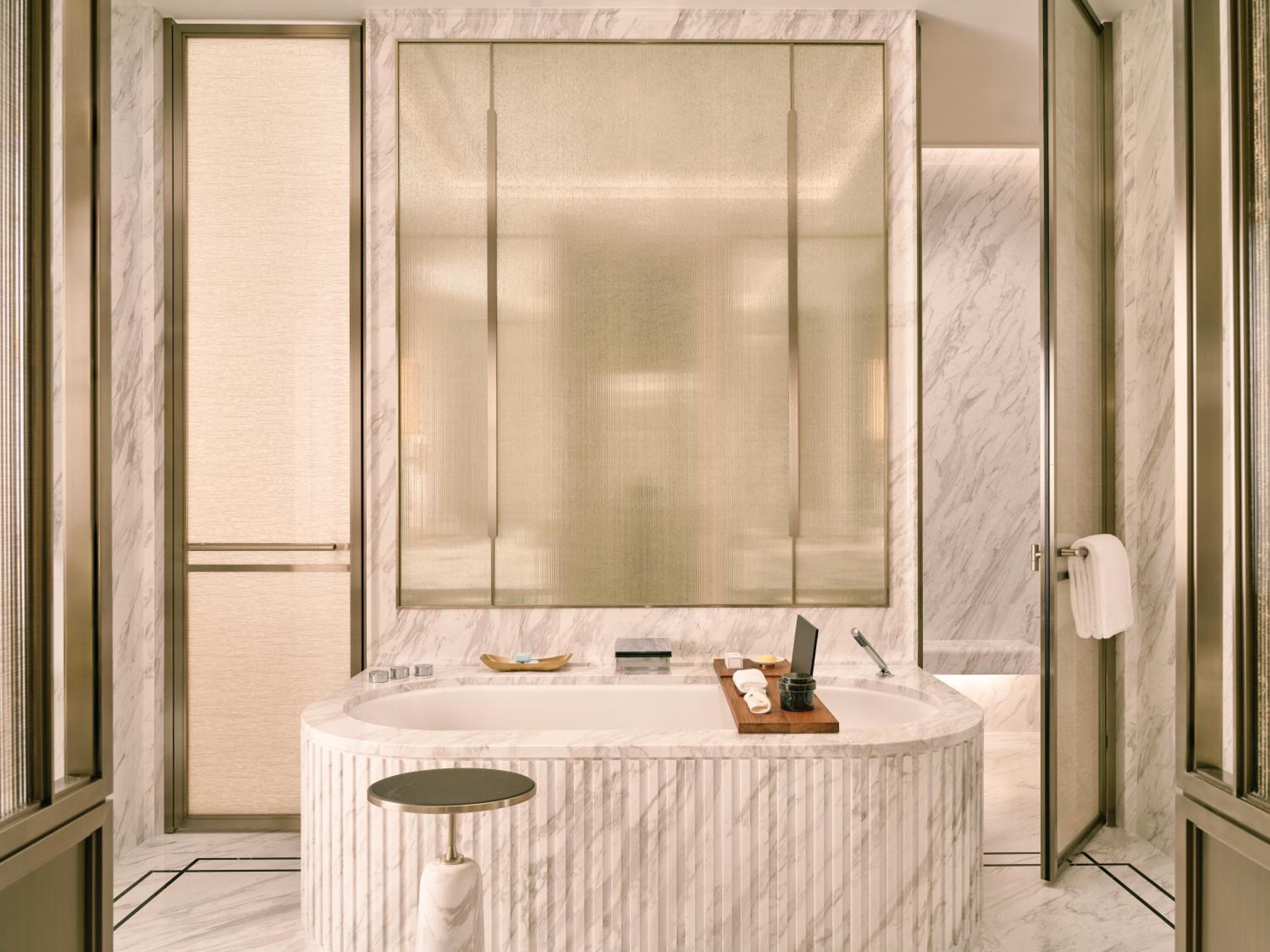 The Paiza Experience - Harbor Suite