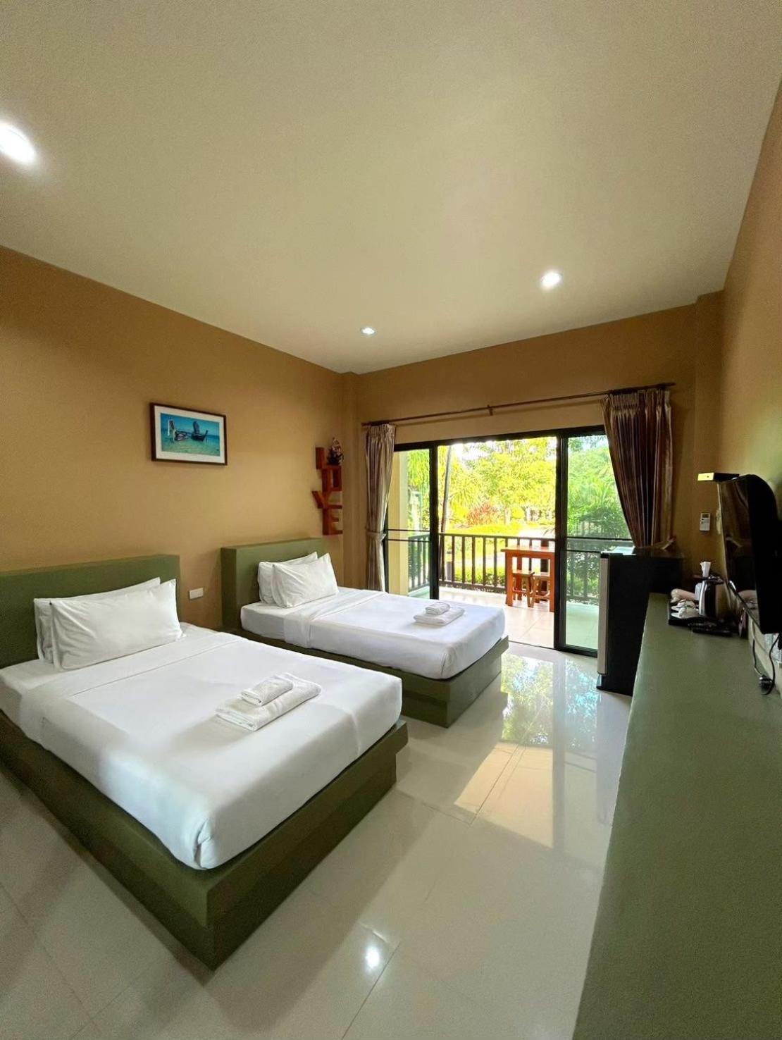 Standard Twin Room