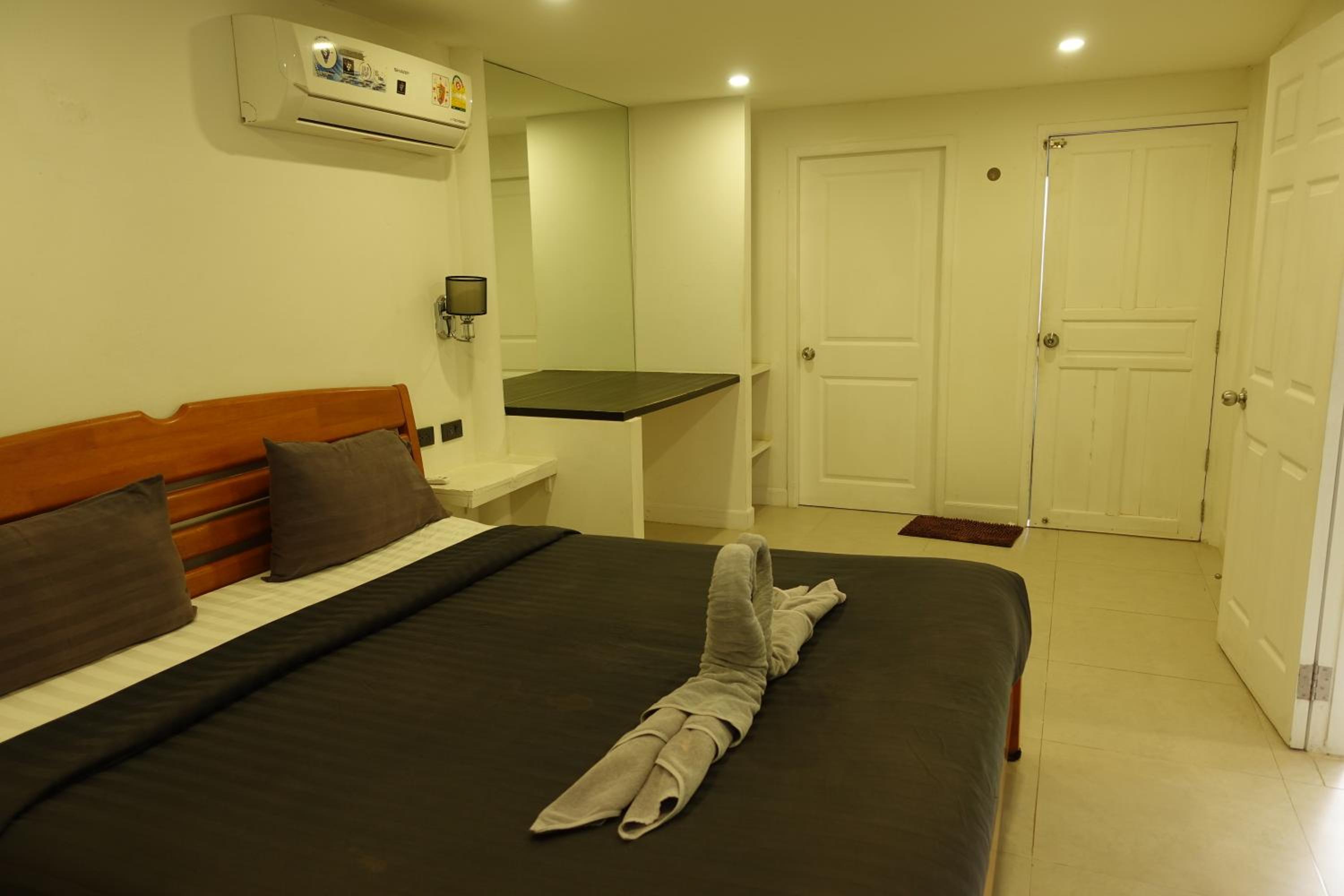 Superior Bungalow - Photo 6