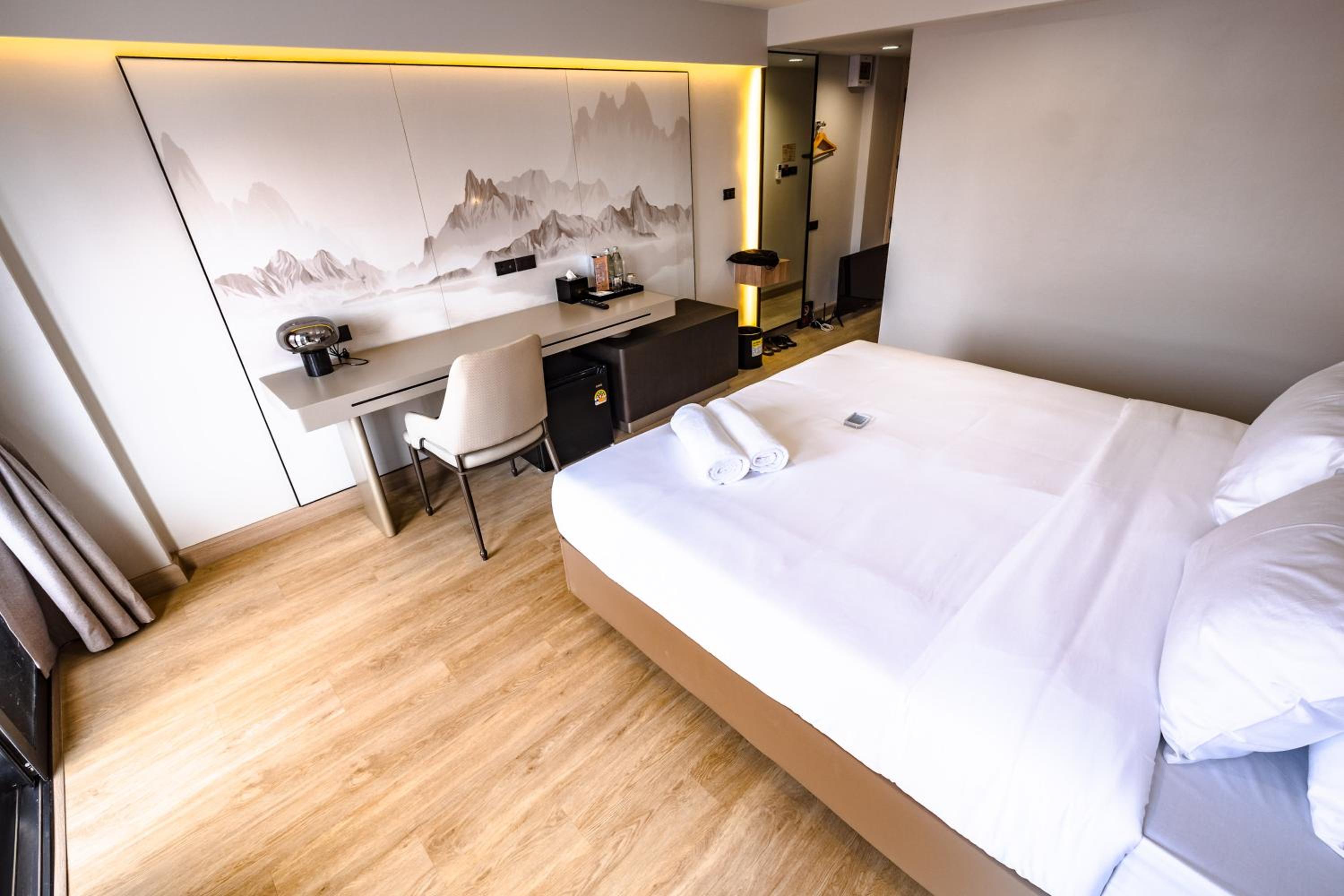 Deluxe Double or Twin Room photo 1