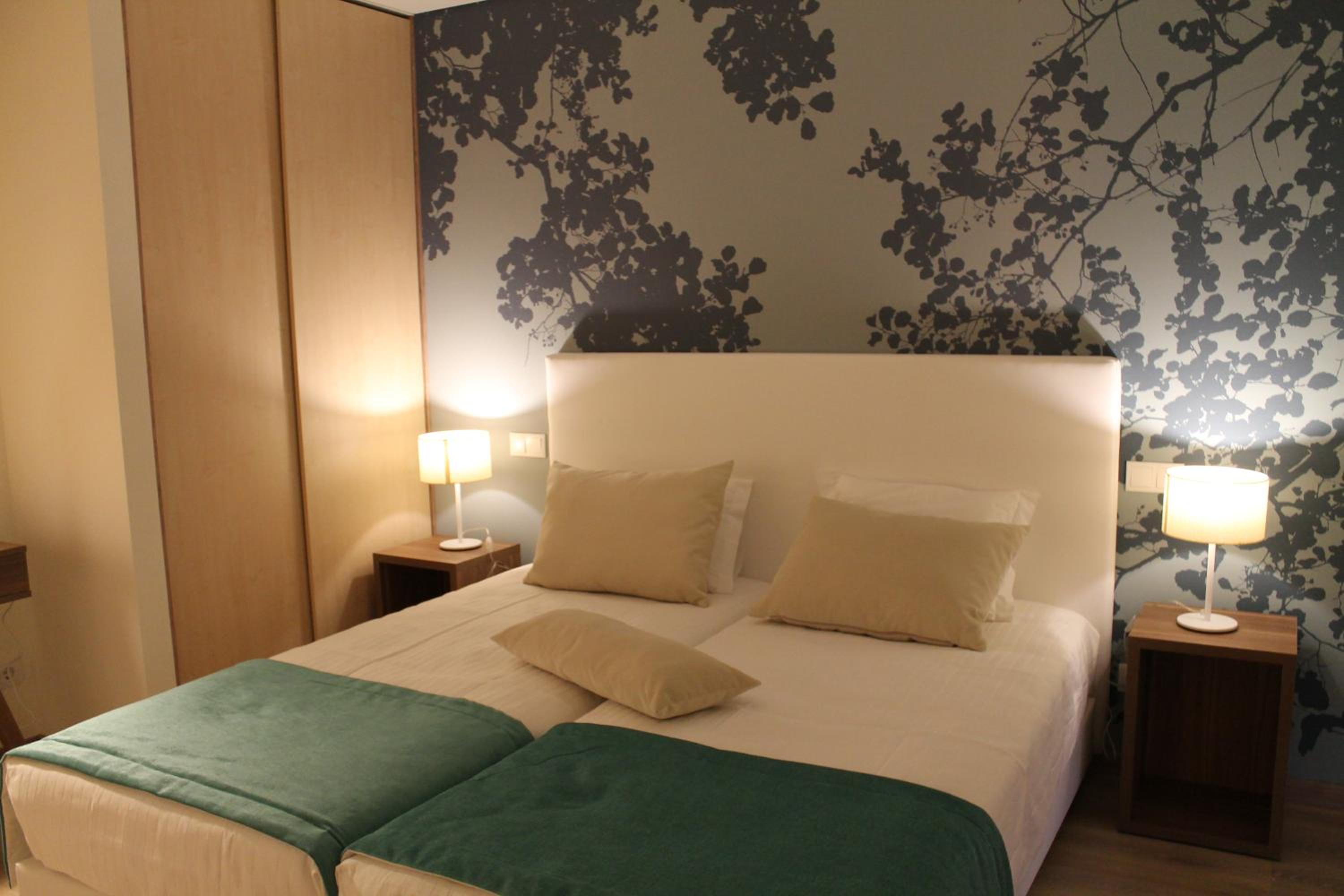 Standard Twin Room - Photo 3