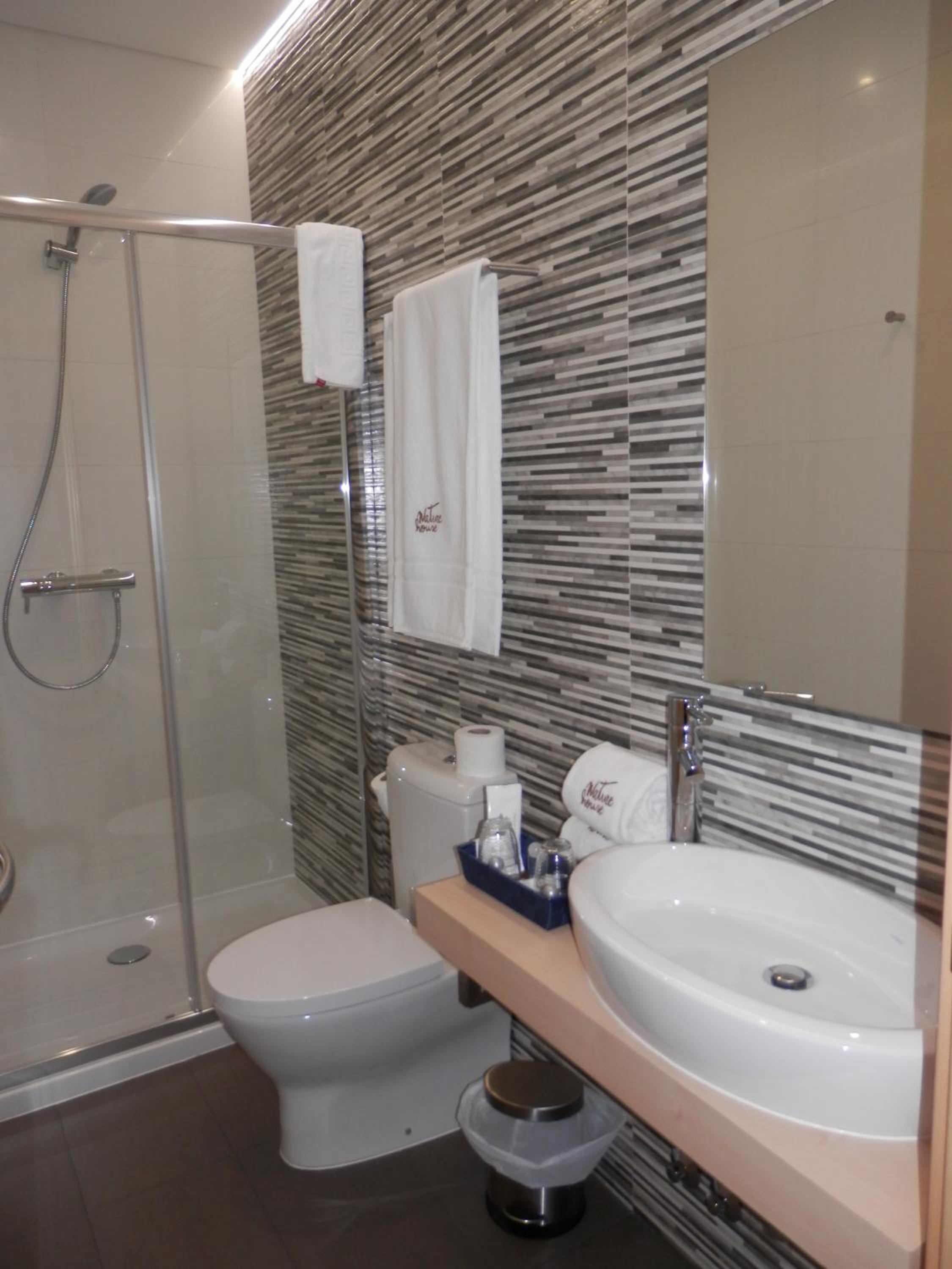 Standard Double Room - Photo 5