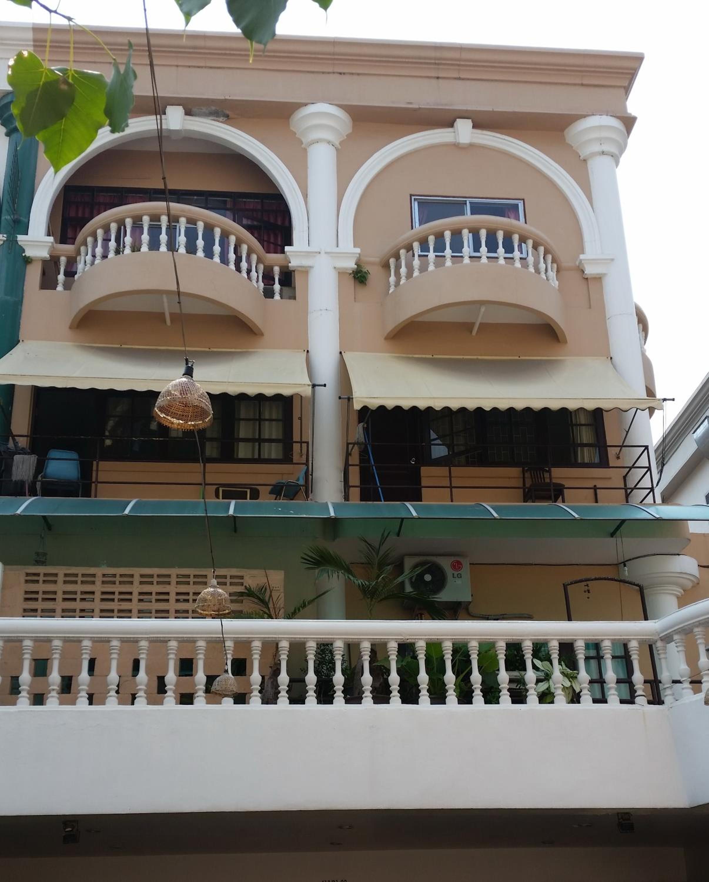 Studio with Balcony photo 2