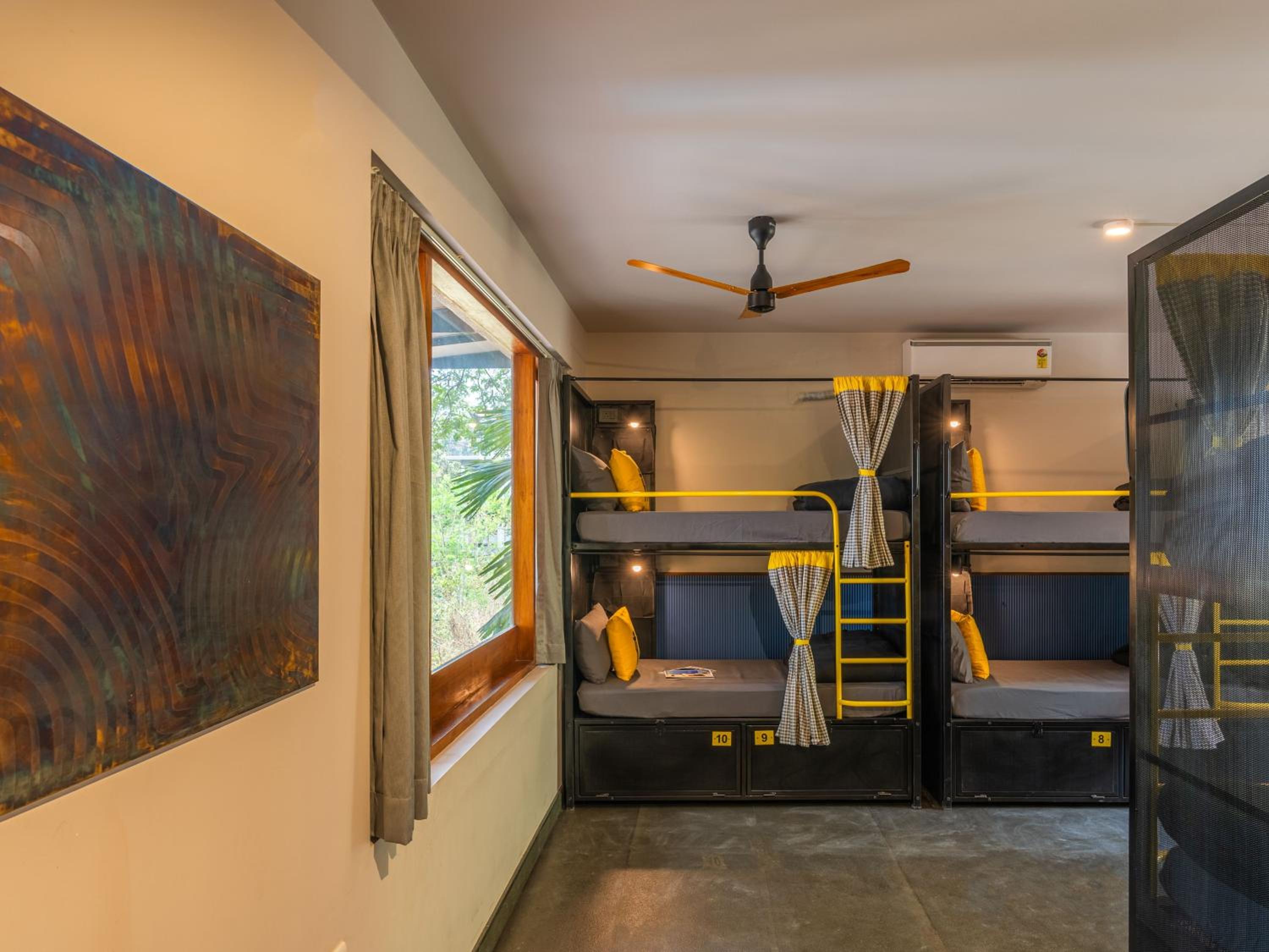 Bed in 10-Bed Mixed Dormitory Room