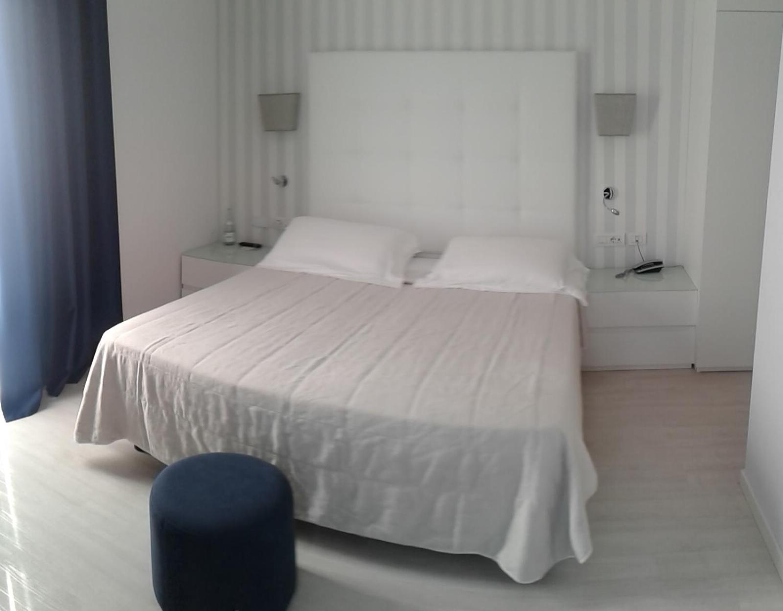 Standard Double Room - Photo 4
