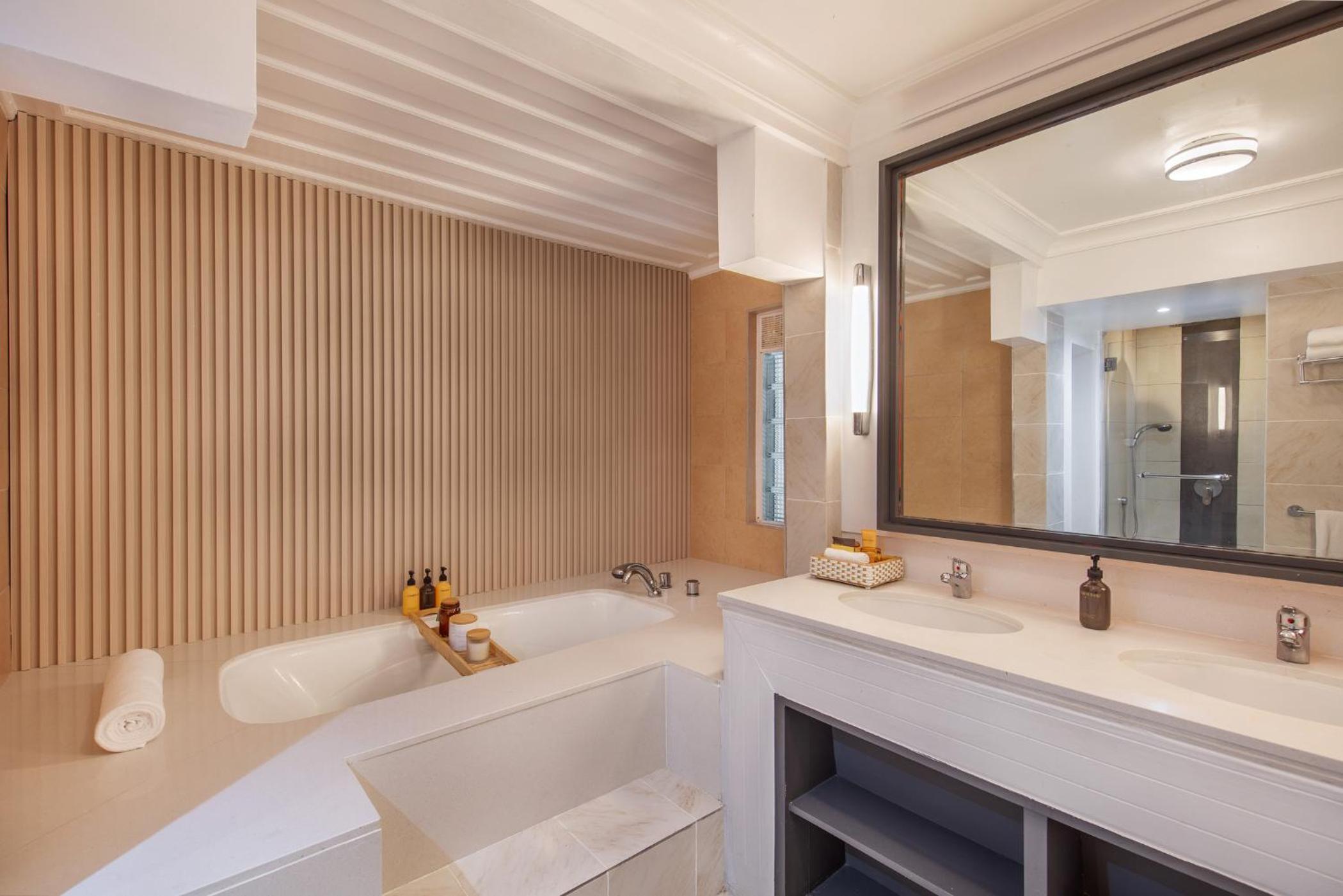 Deluxe Suite - Photo 4