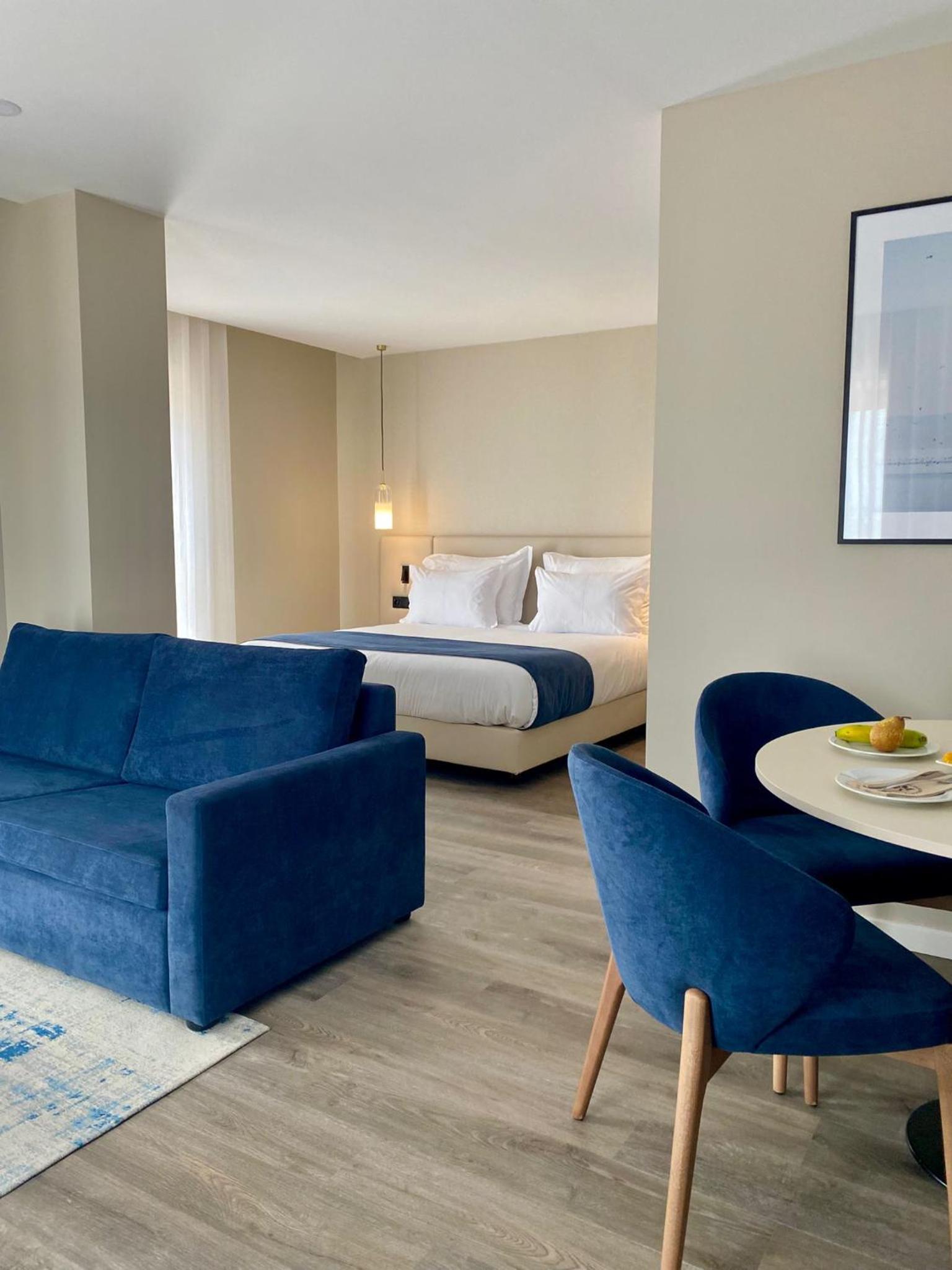 Suite with Sea View - Photo 2