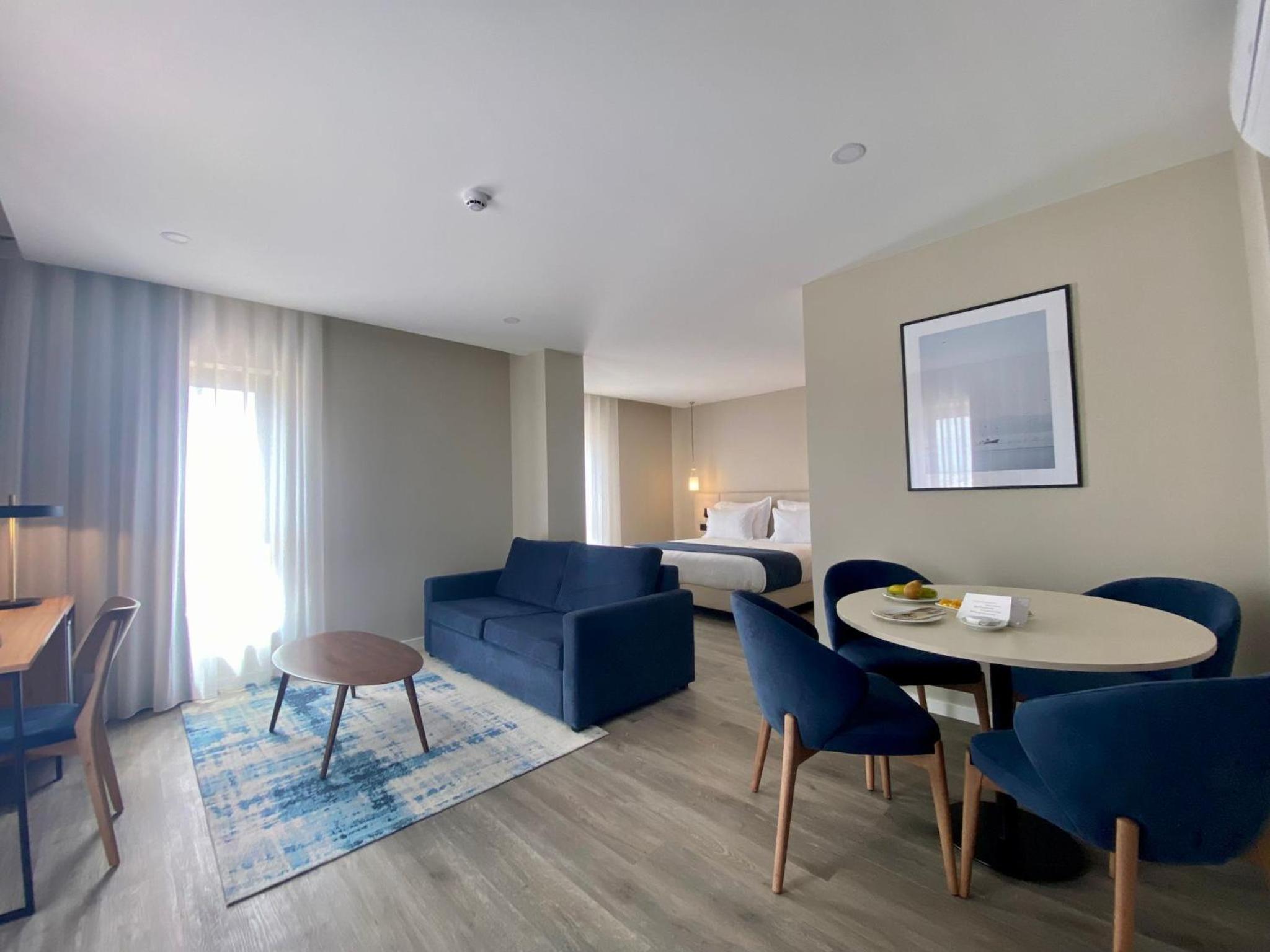 Suite with Sea View - Photo 4