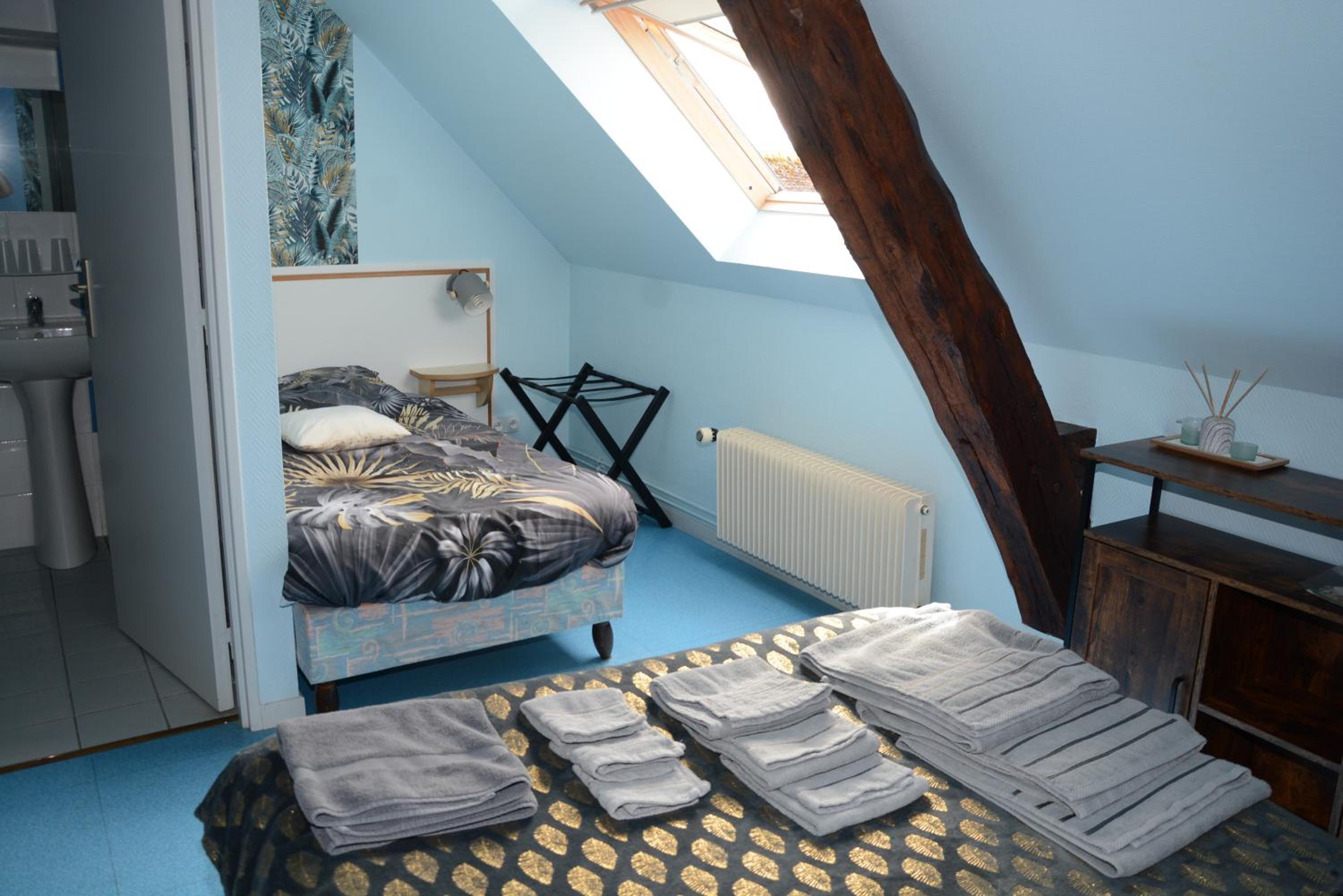 Standard Triple Room photo 2