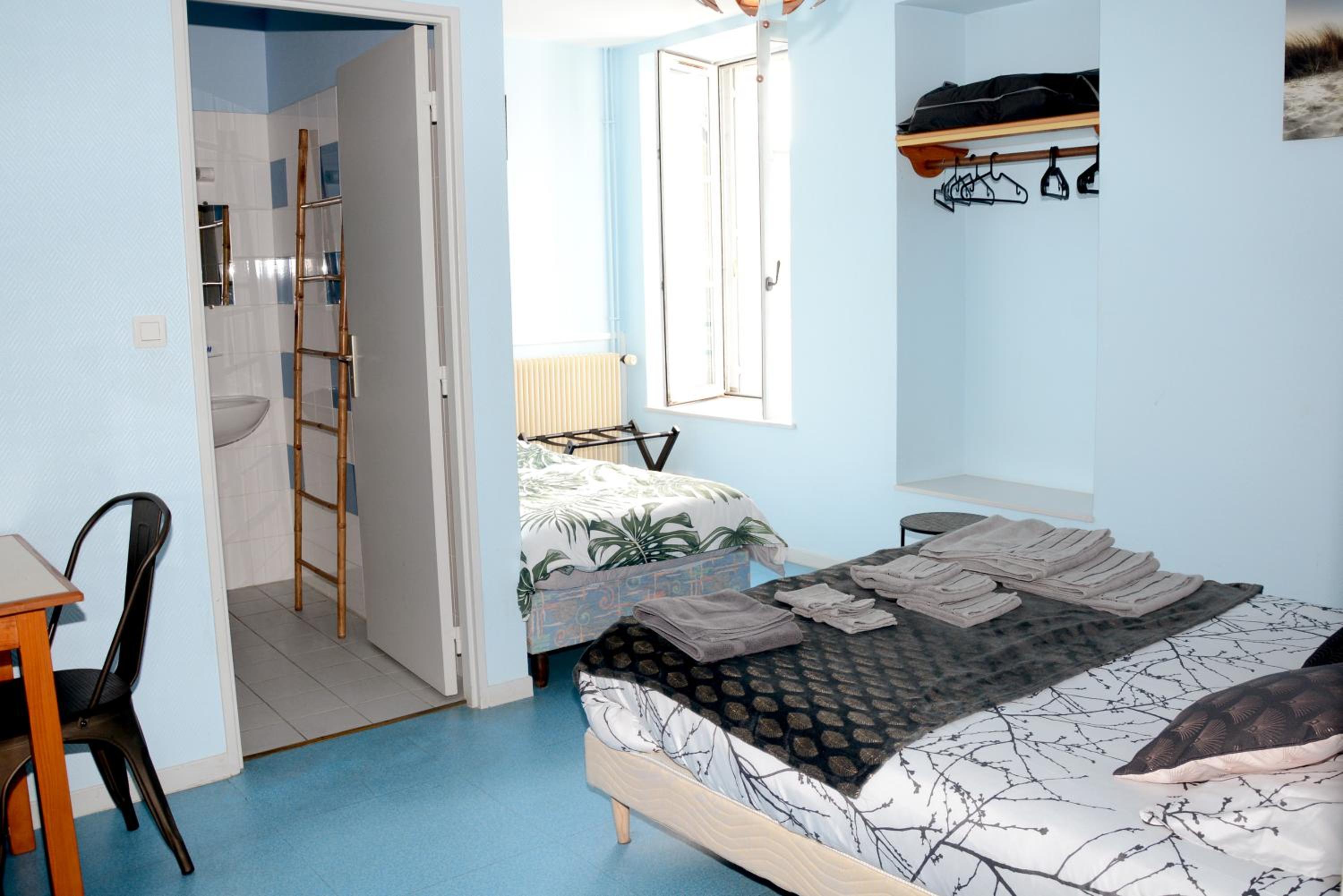 Classic Triple Room photo 2