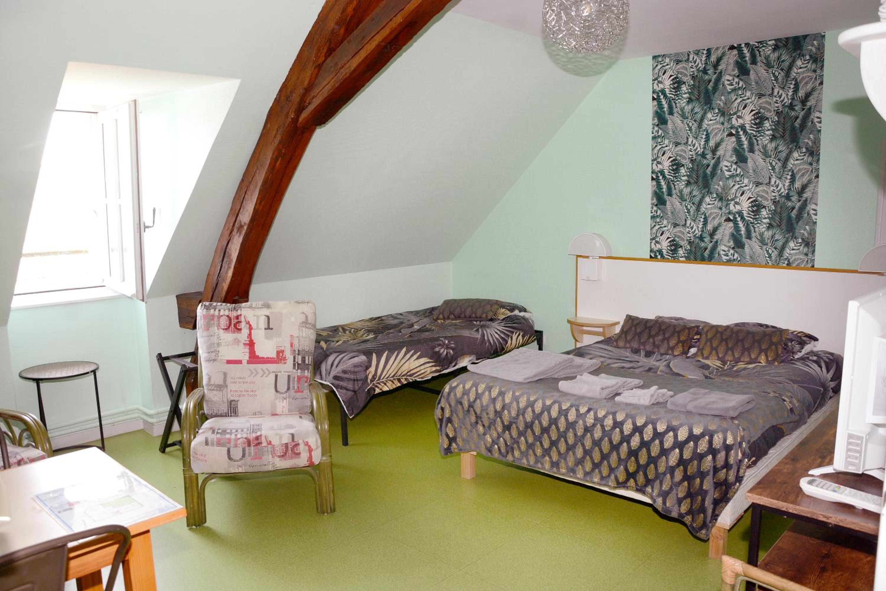 Standard Triple Room photo 2