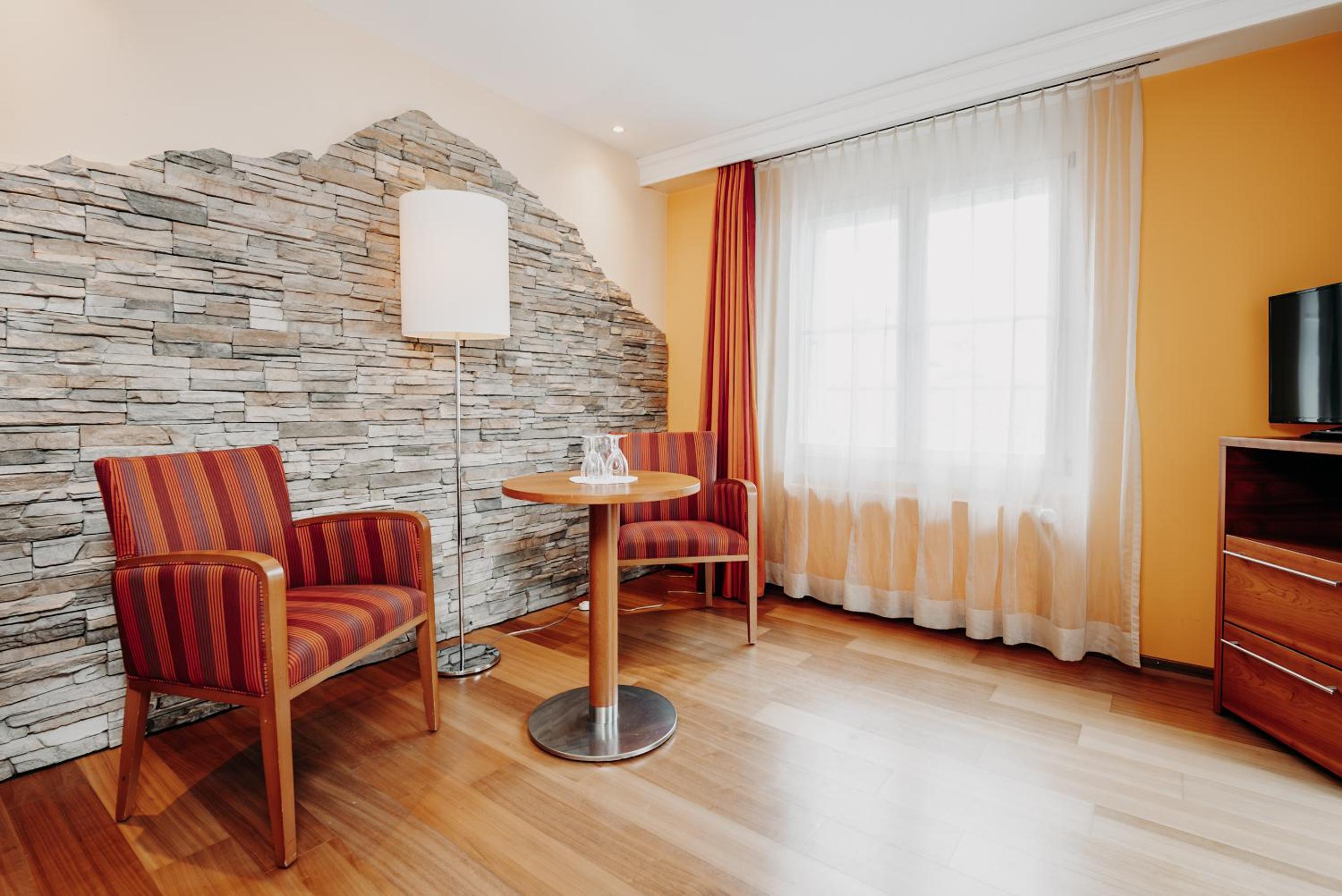Junior Suite with Balcony and Mountain View photo 2