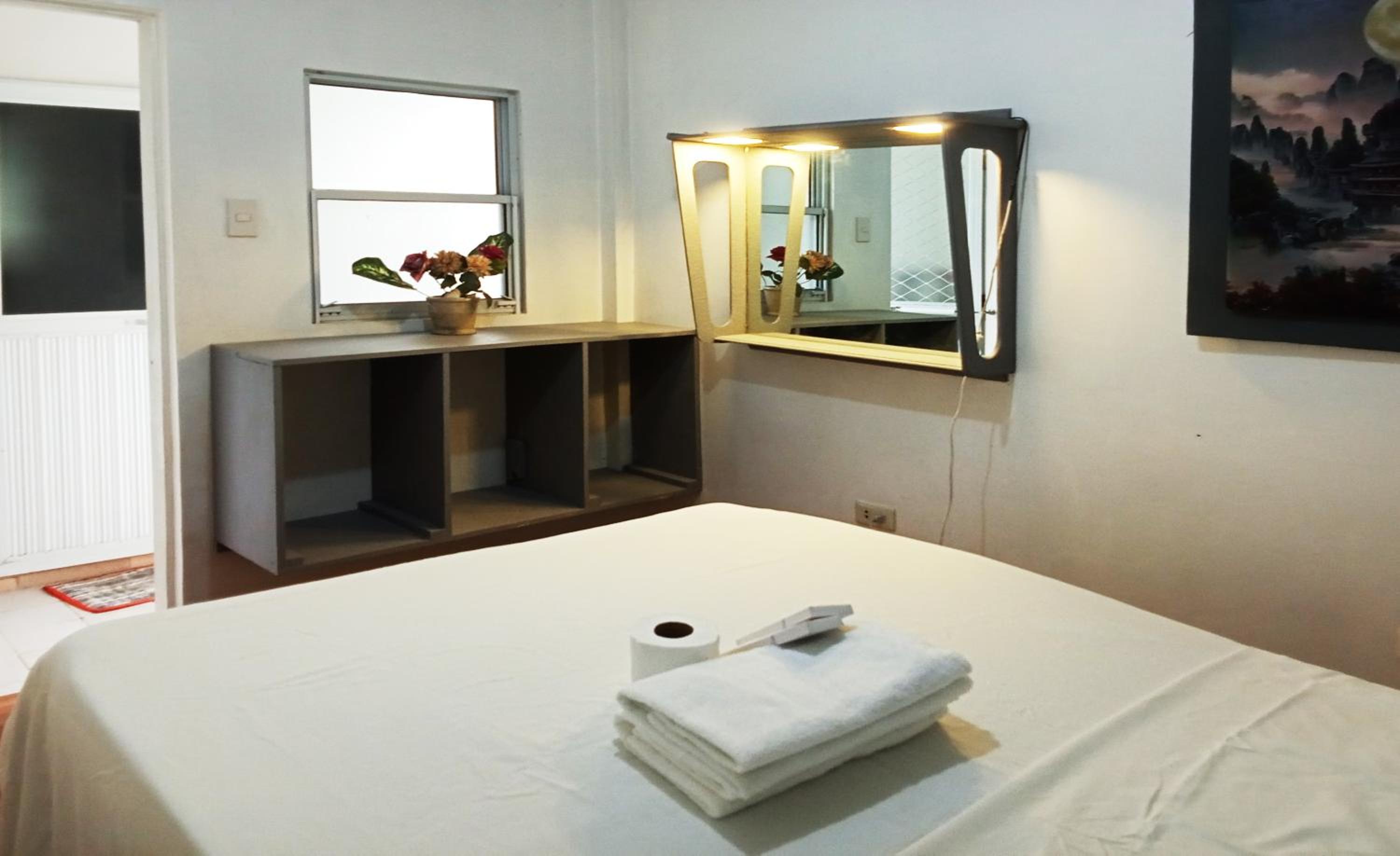 Basic Triple Room with Shared Bathroom photo 1