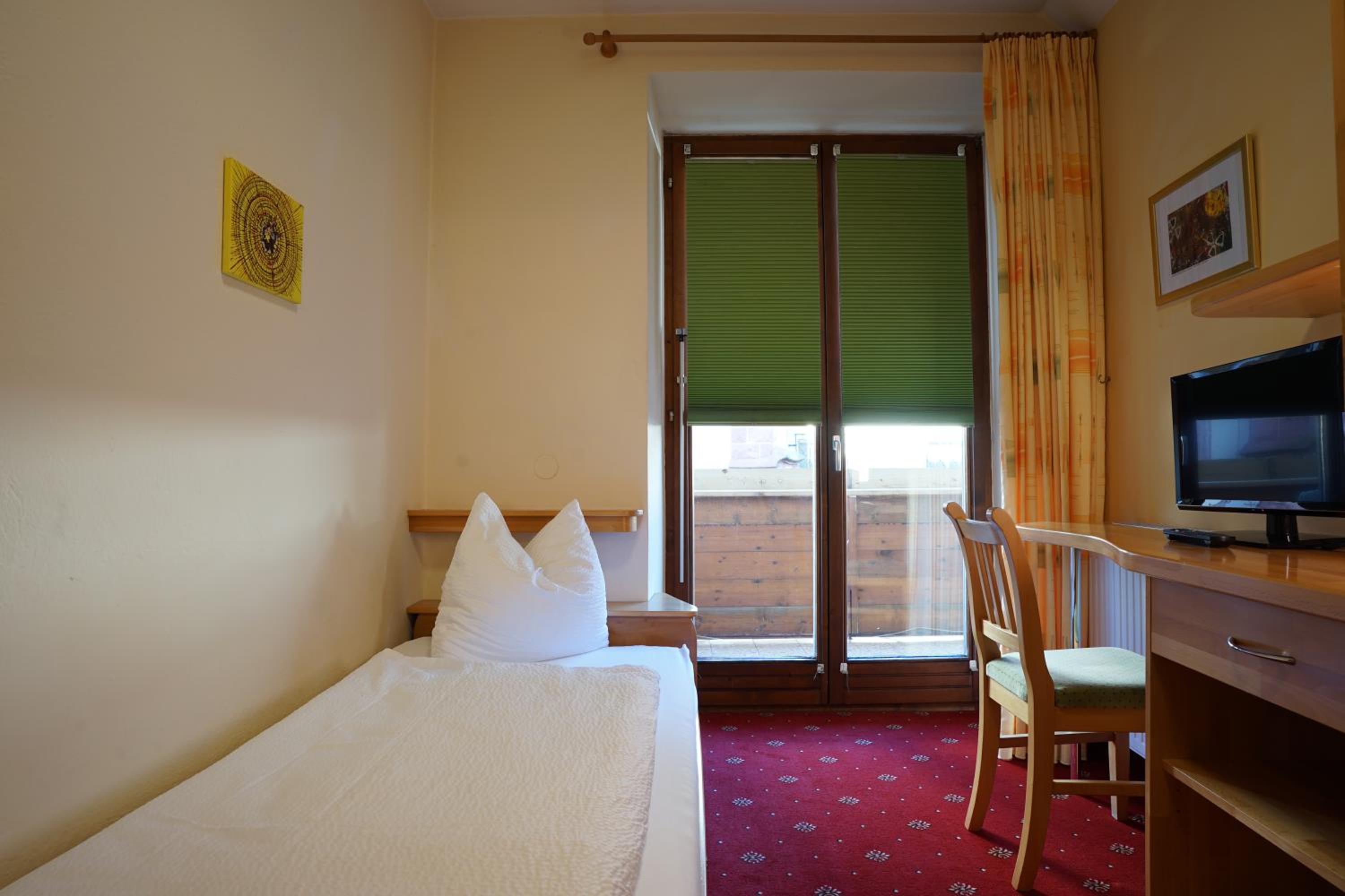 Single Room photo 2