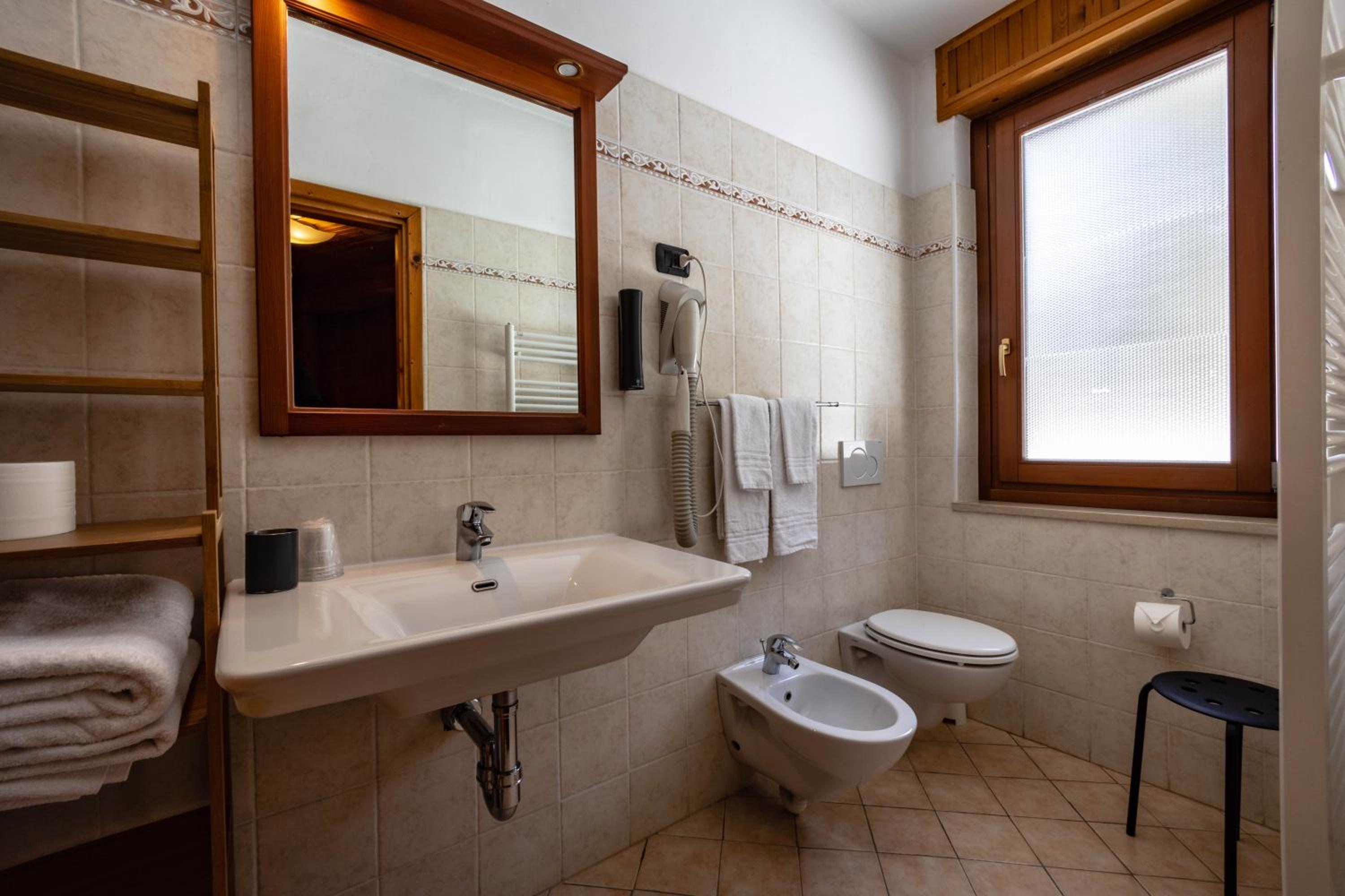 Double Room with Balcony - Photo 1