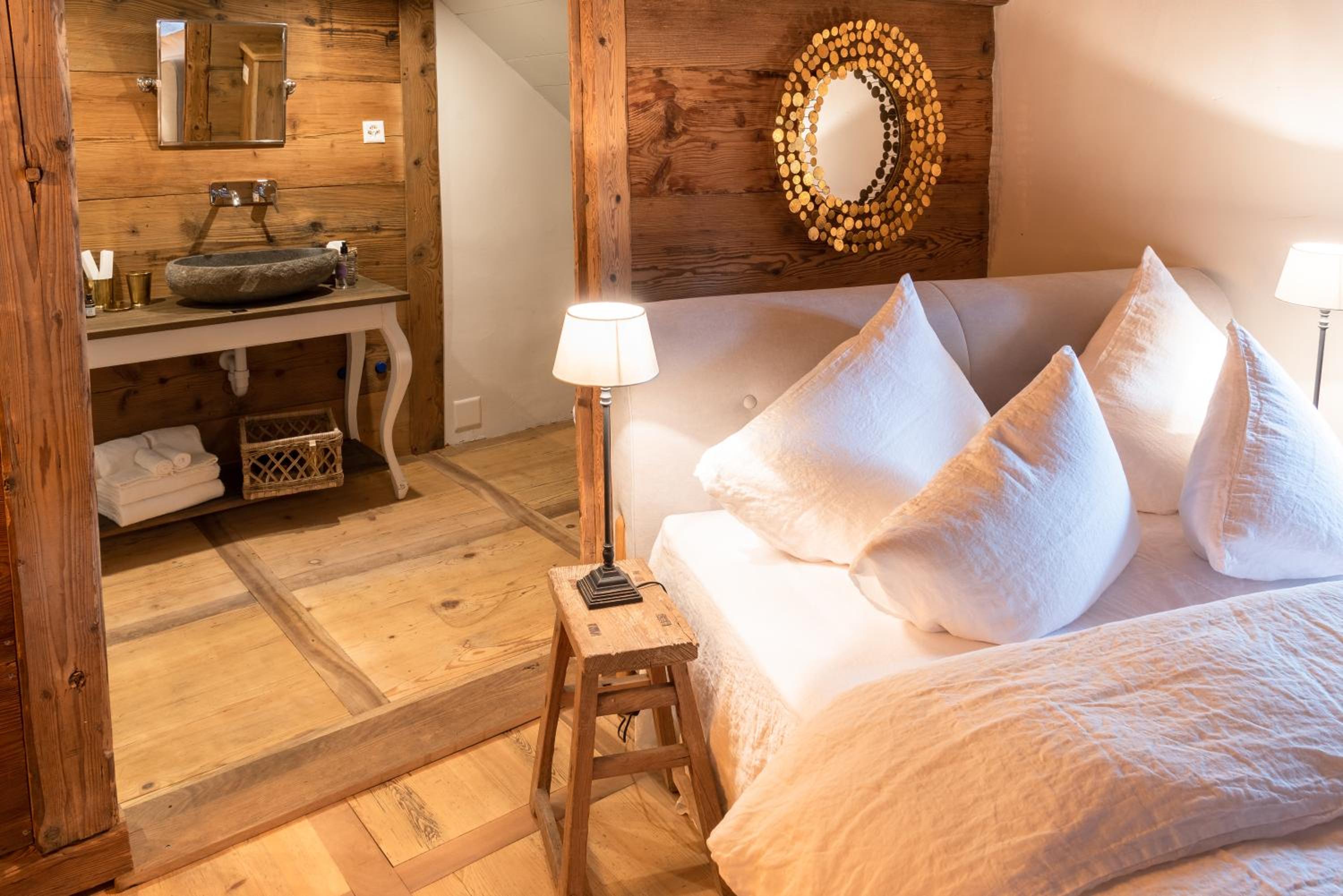 Double Room with Private Bathroom photo 2