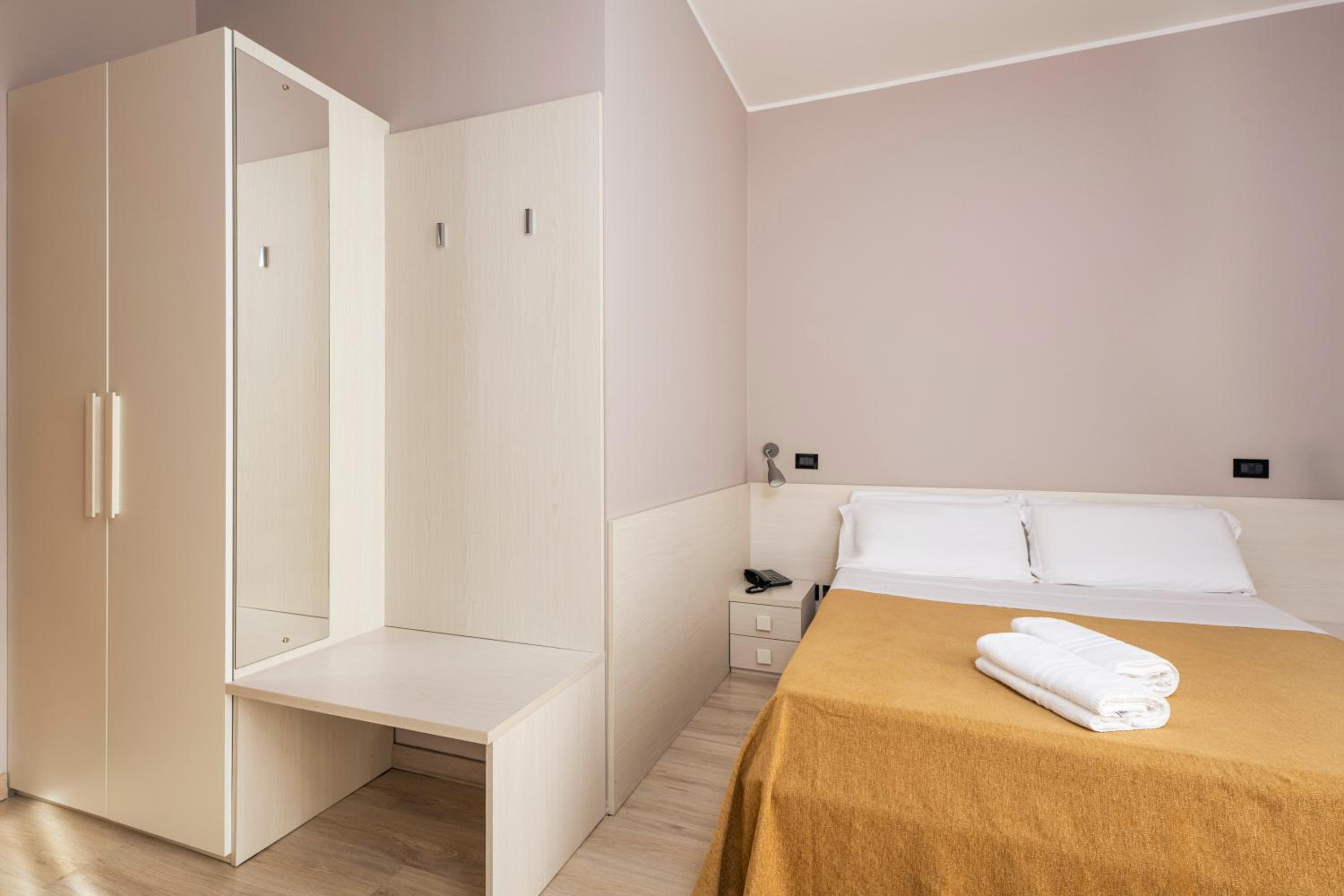 Economy Double Room photo 1