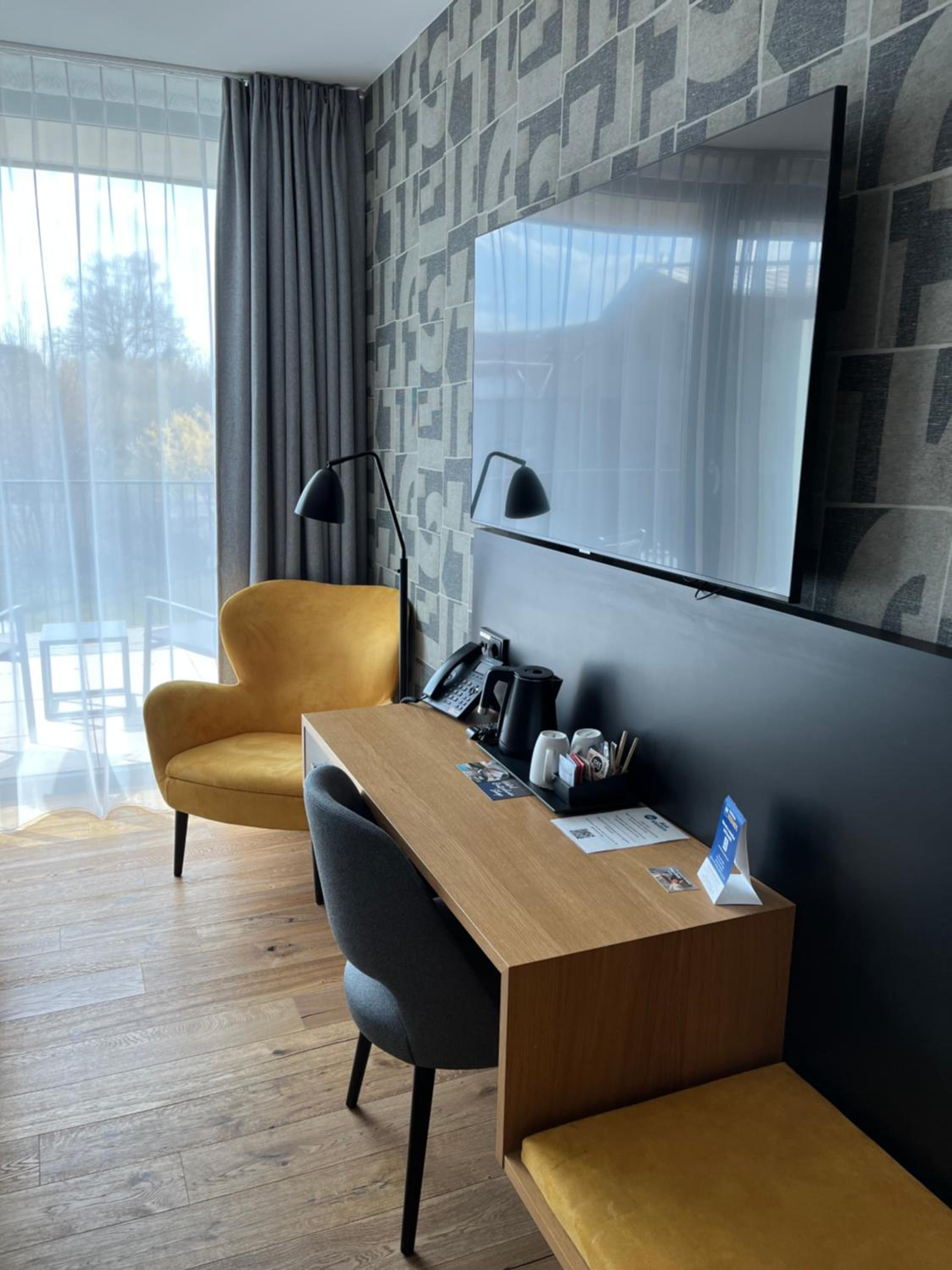 Comfort Twin Room with Balcony - Photo 3