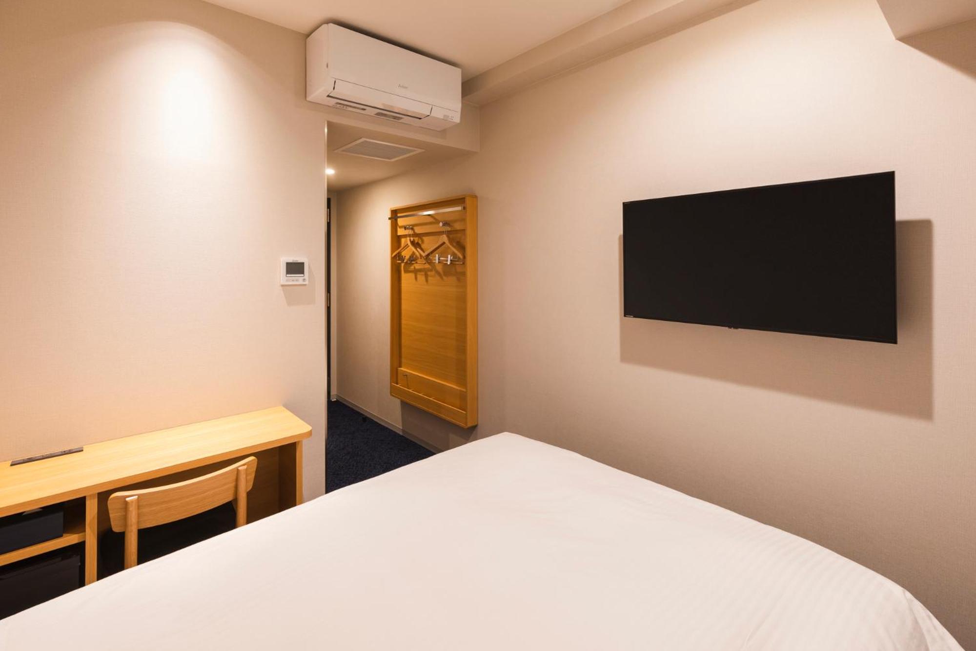 Room Selected at Check-In - Non-Smoking - Photo 1