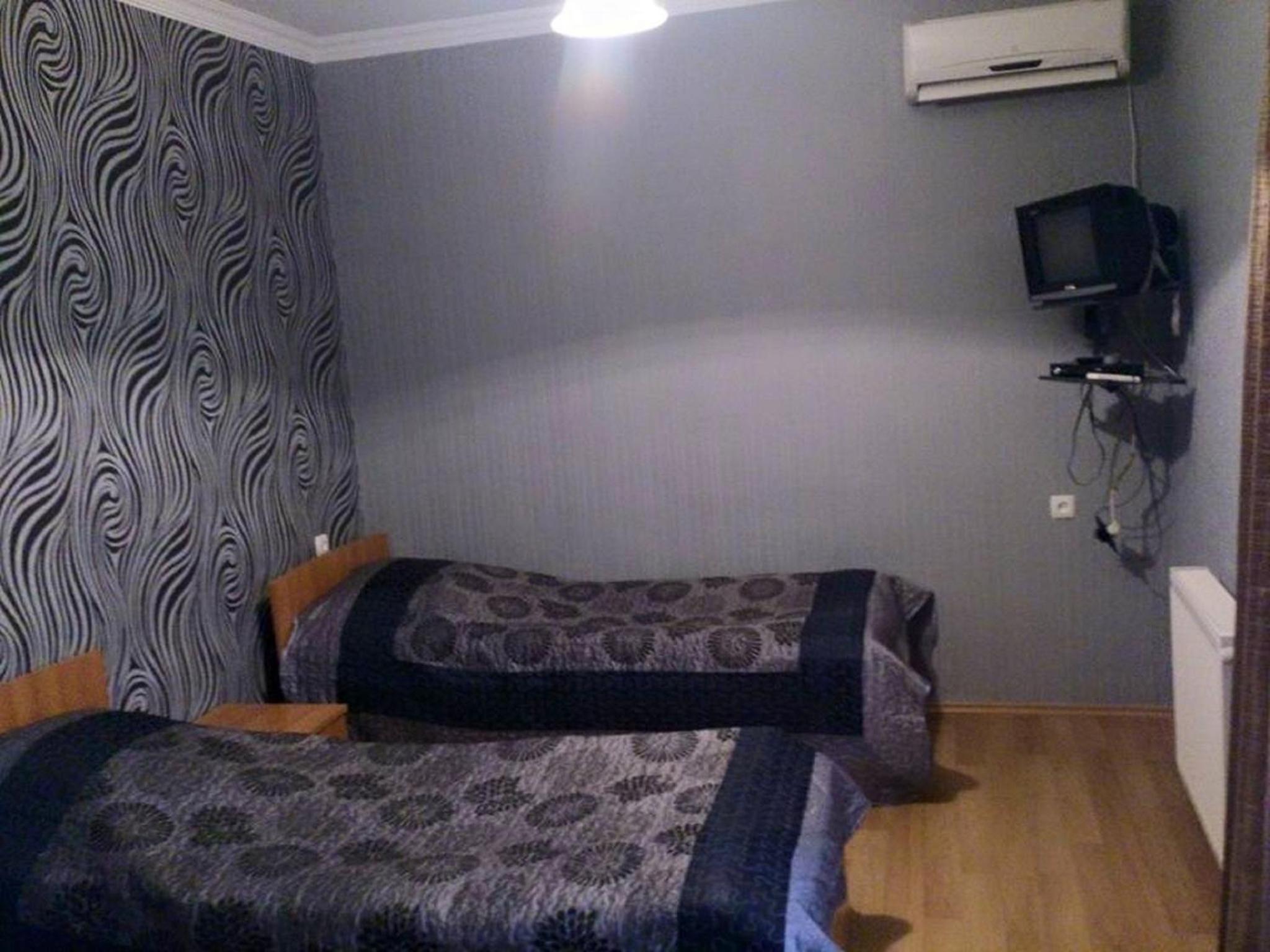Twin Room with Bath photo 3