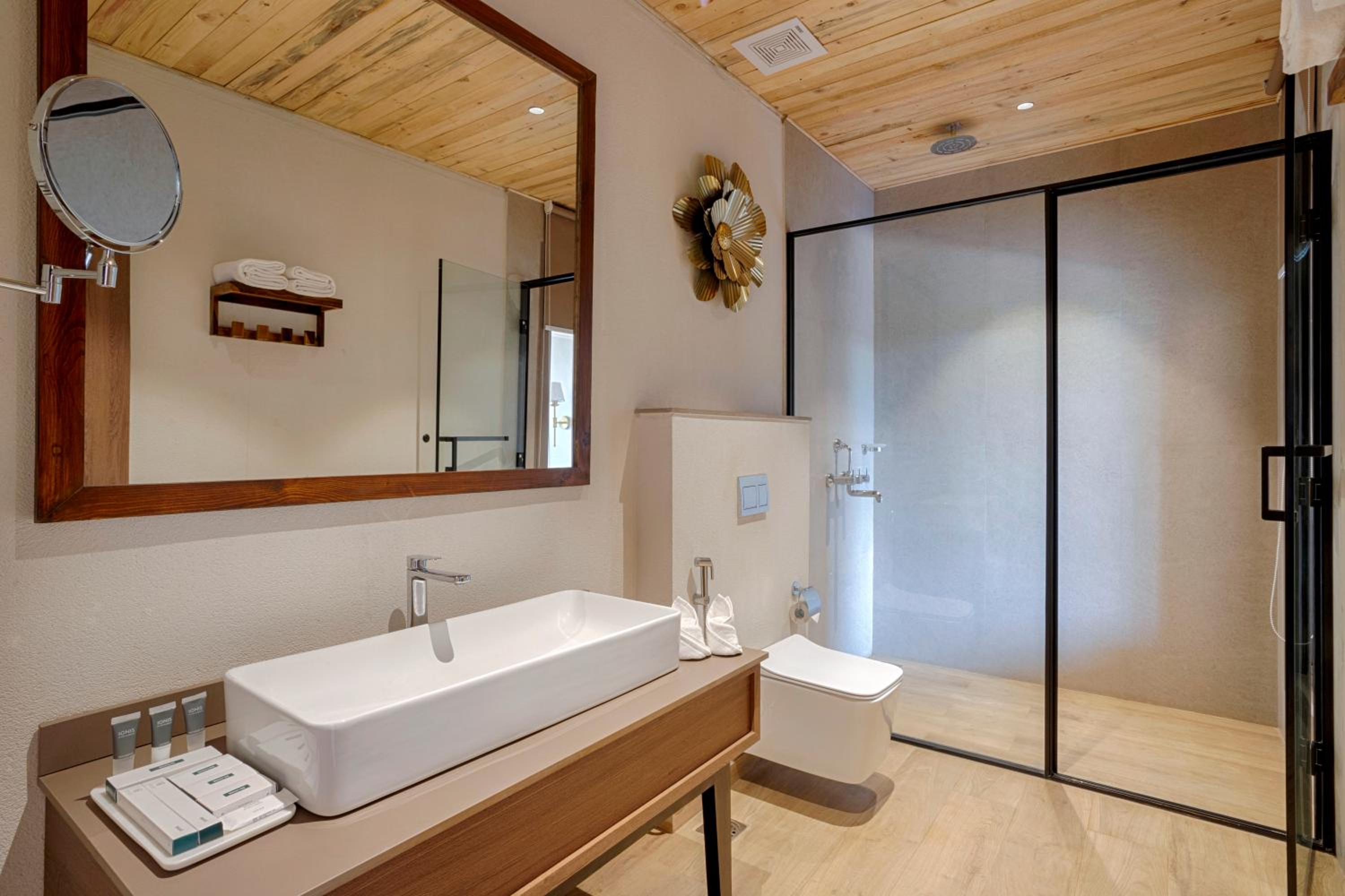 Premium Cottage with Balcony - 15% Discount on Food & Non-Alcoholic Beverages