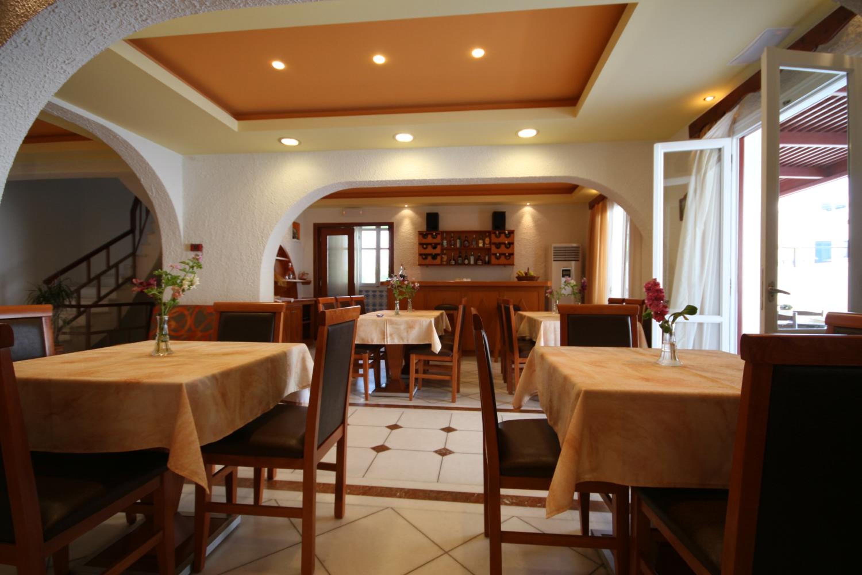 Suite - Photo 15