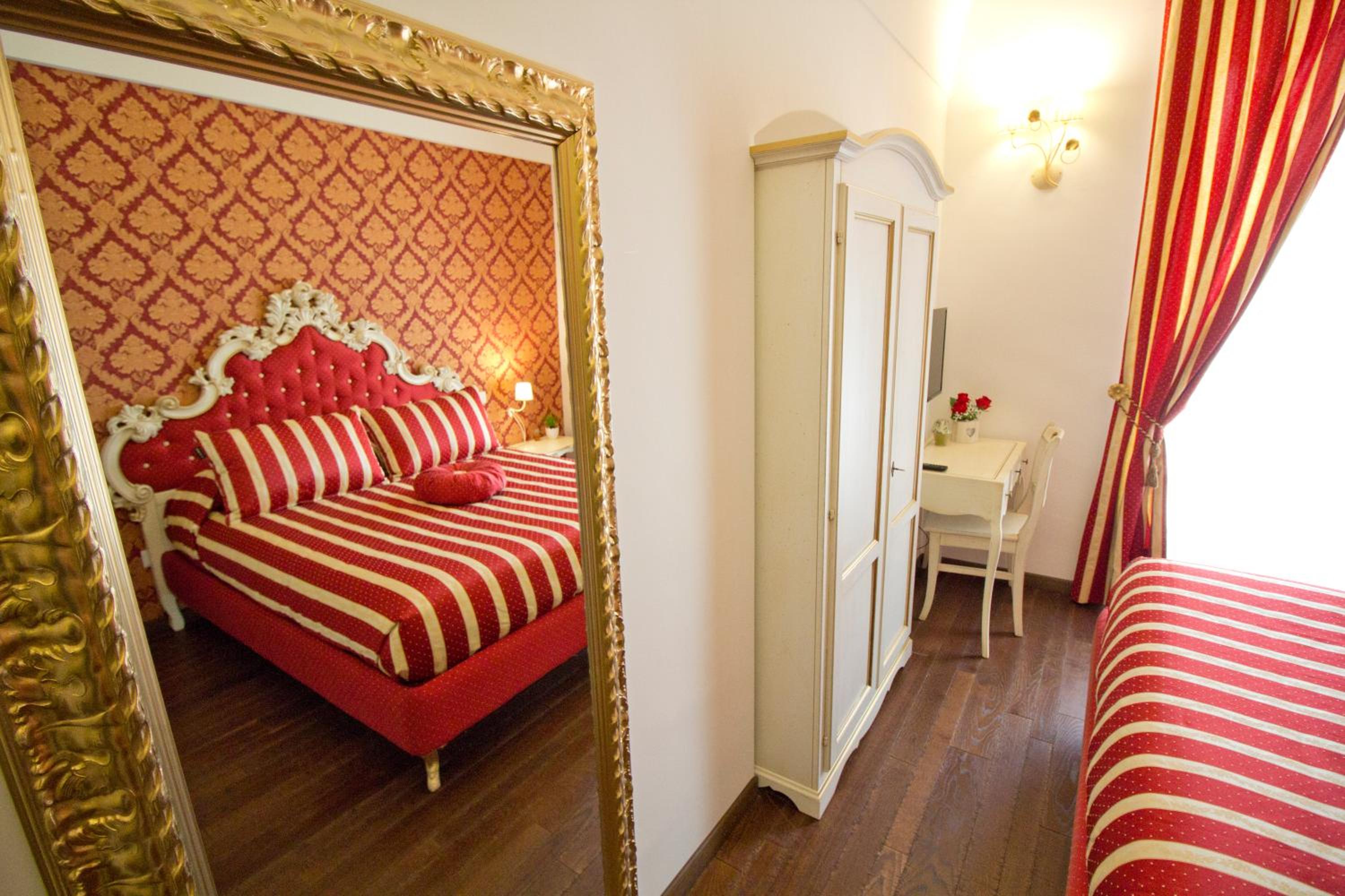 Deluxe Room - Photo 1