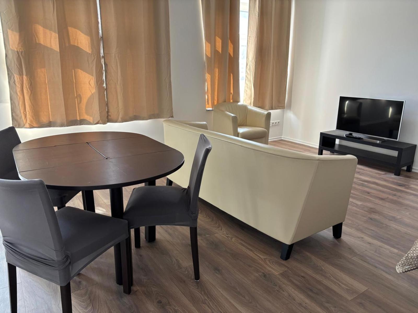 Apartment photo 2