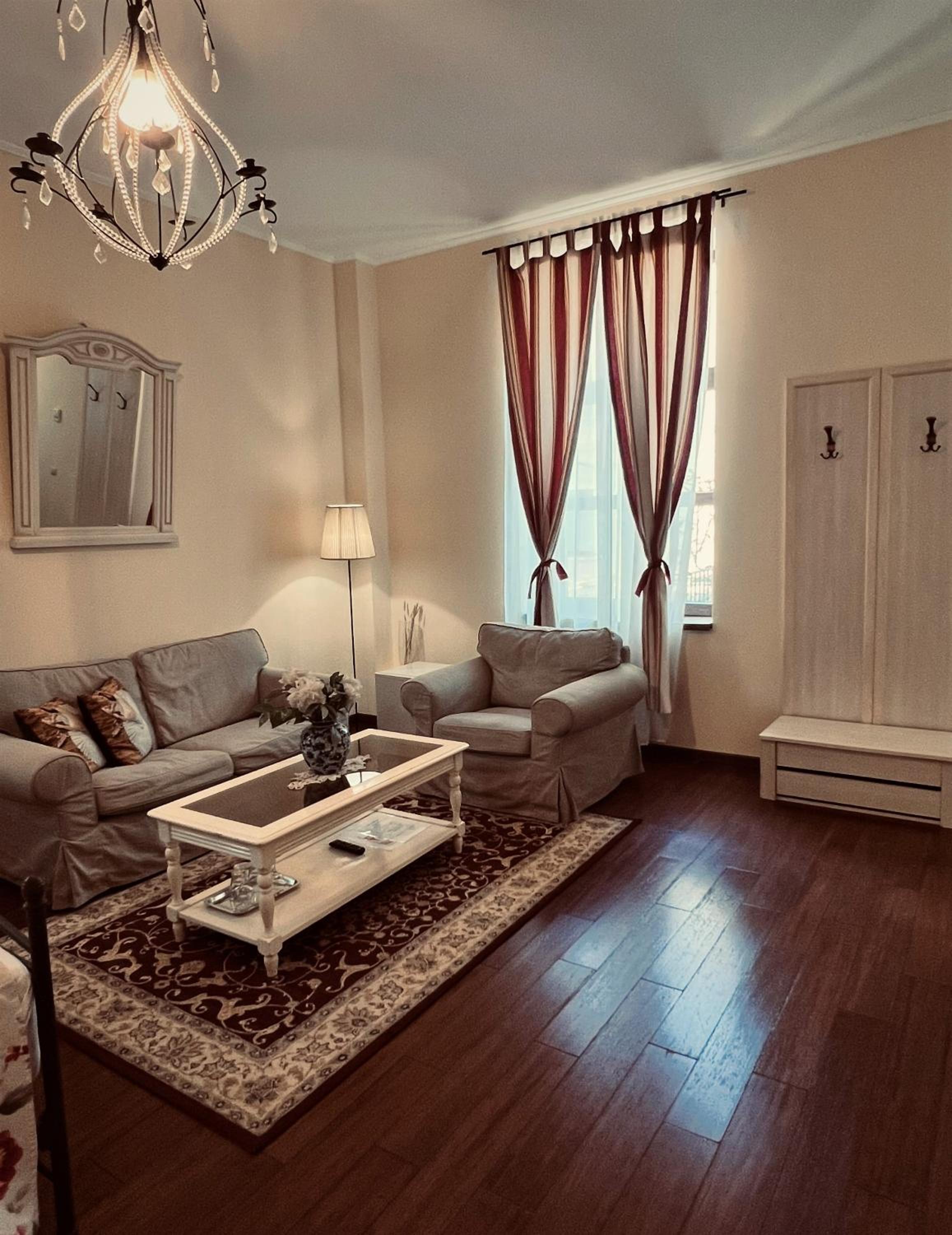 Suite - Photo 3