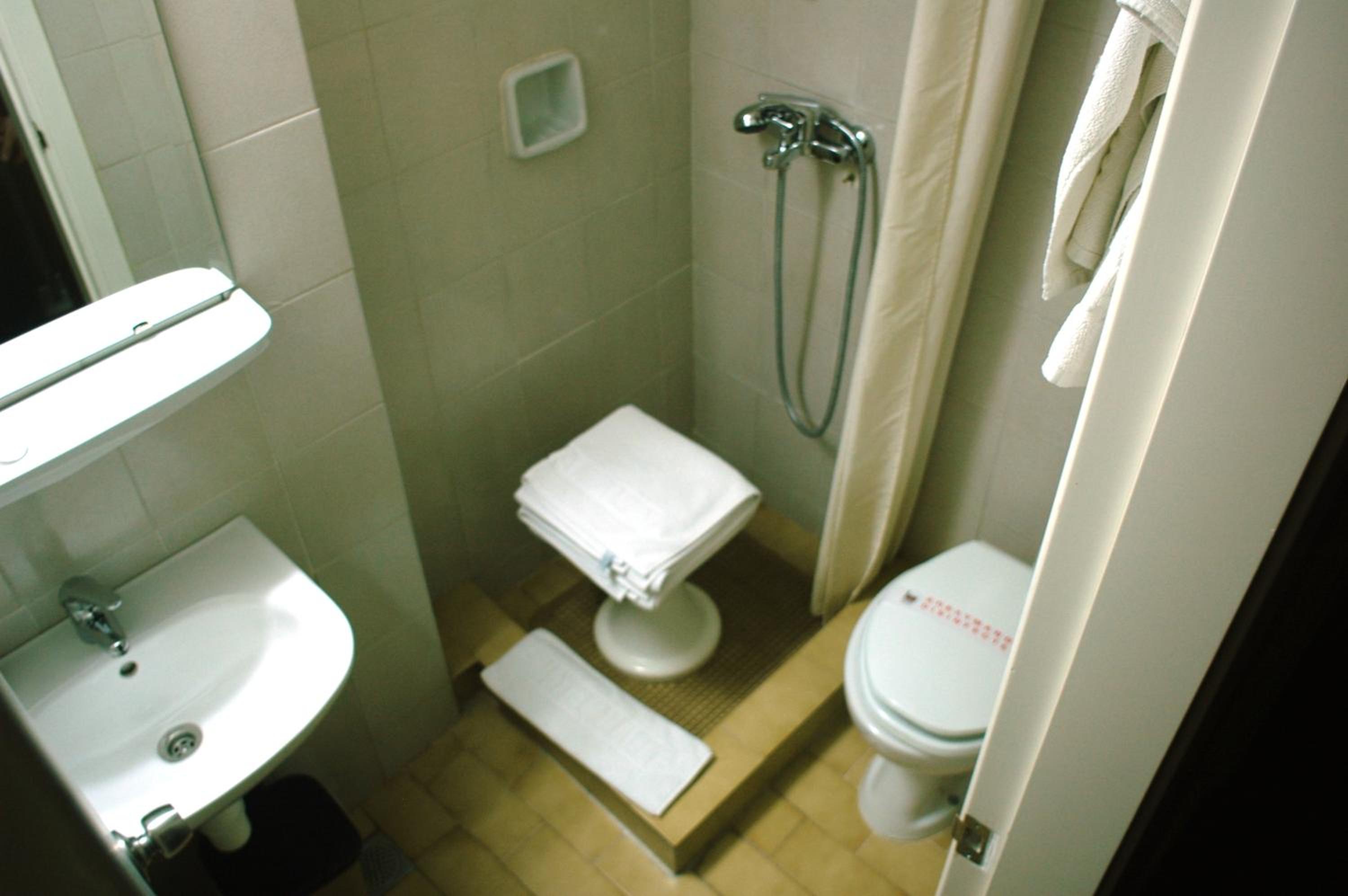 Twin Room - Photo 5
