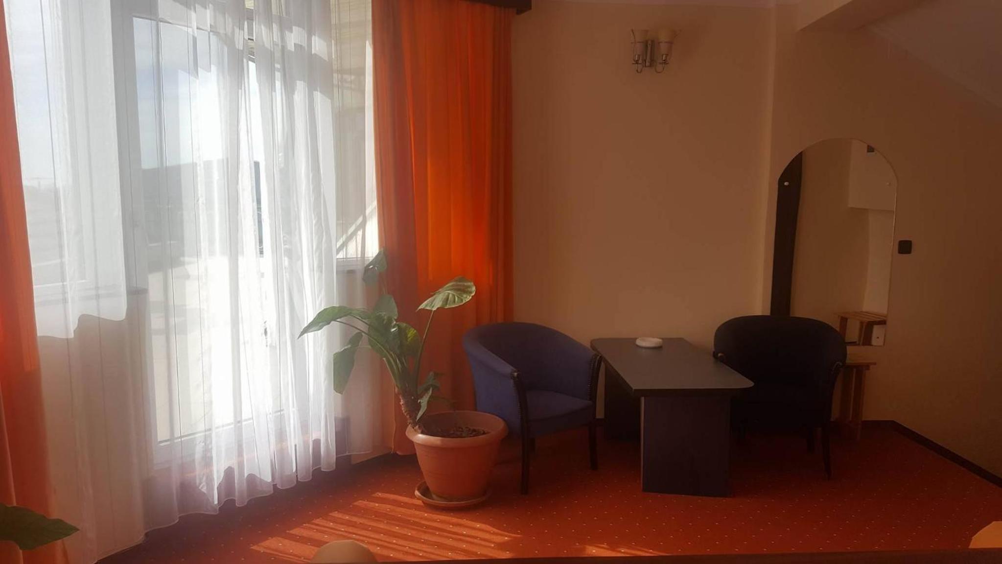 Suite - Photo 4