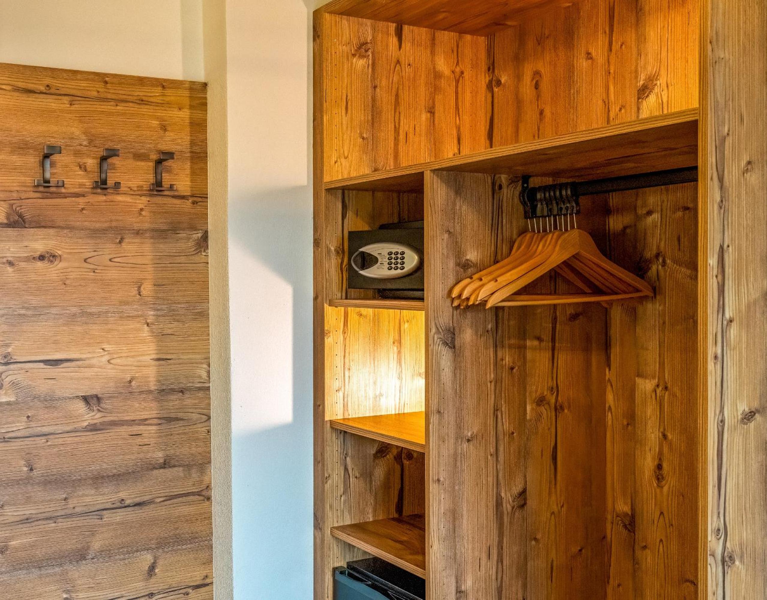 Basic Triple Room
