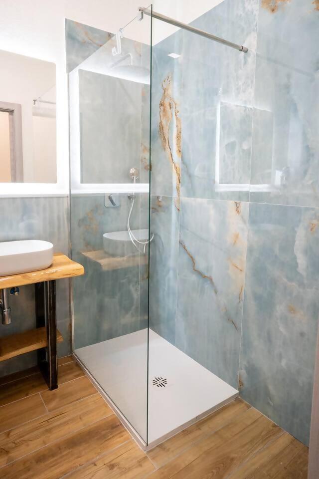 Deluxe Double Room with Shower