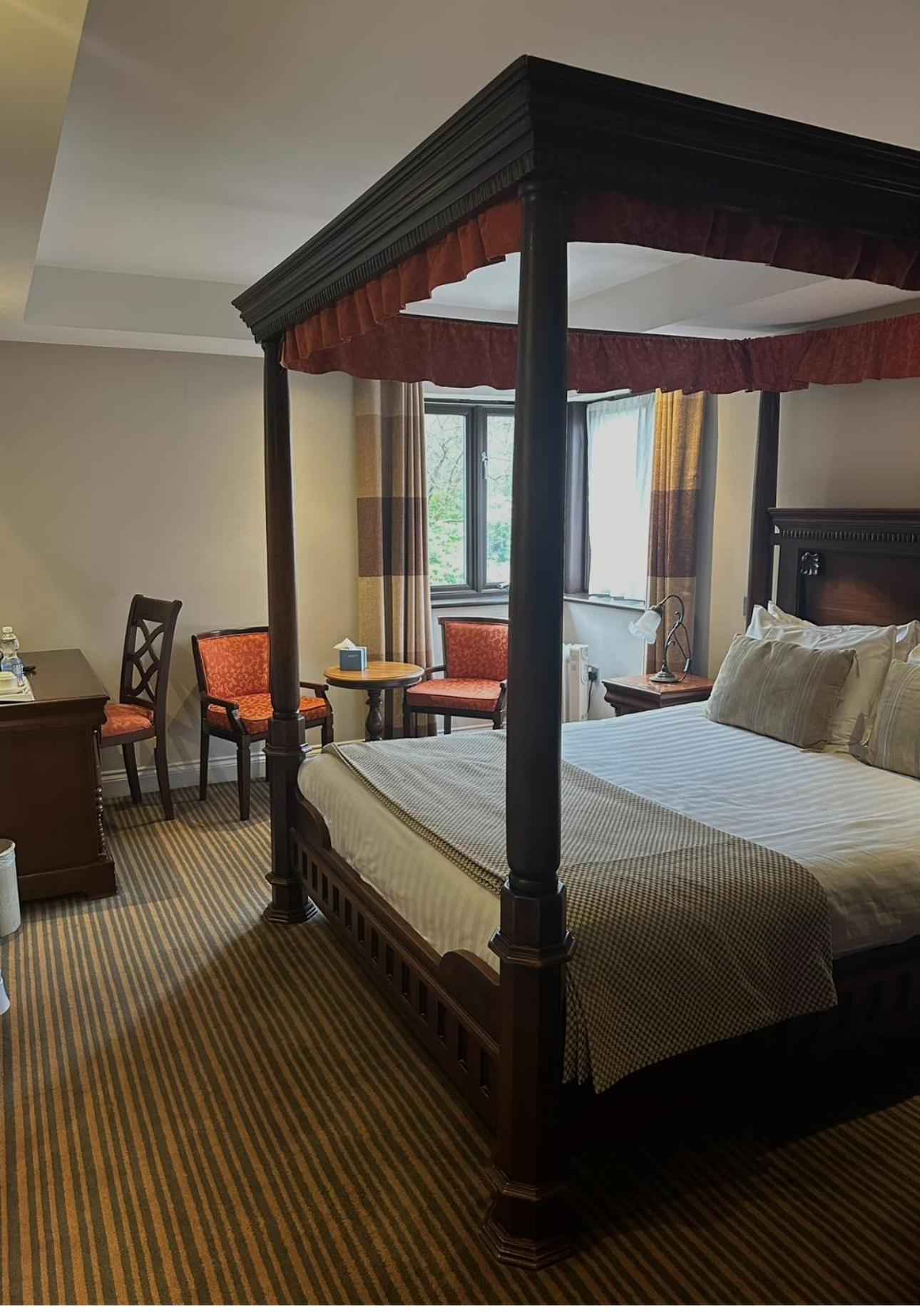 Executive Four Poster Room