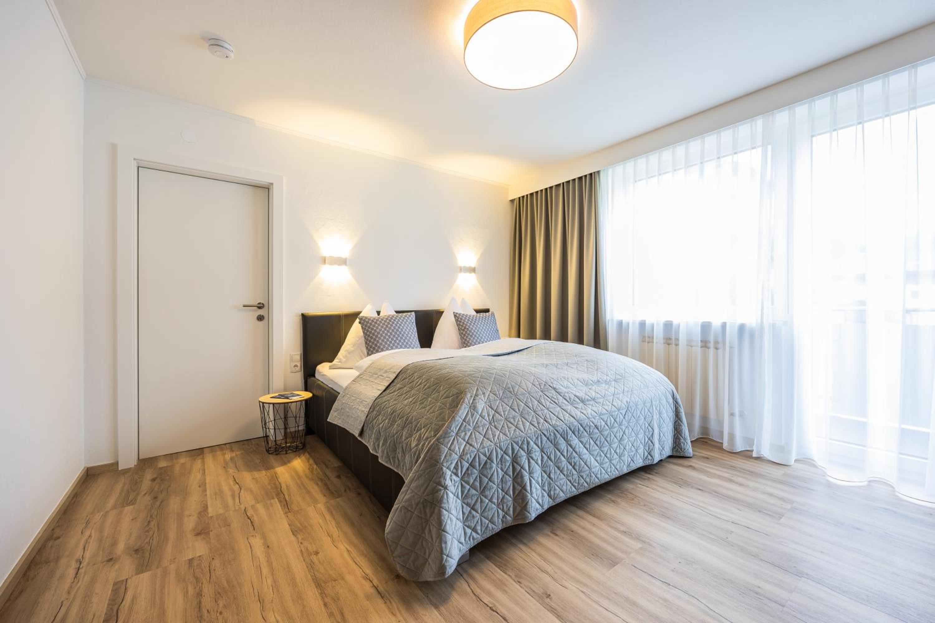 Two-Bedroom Apartment with Mountain View photo 1