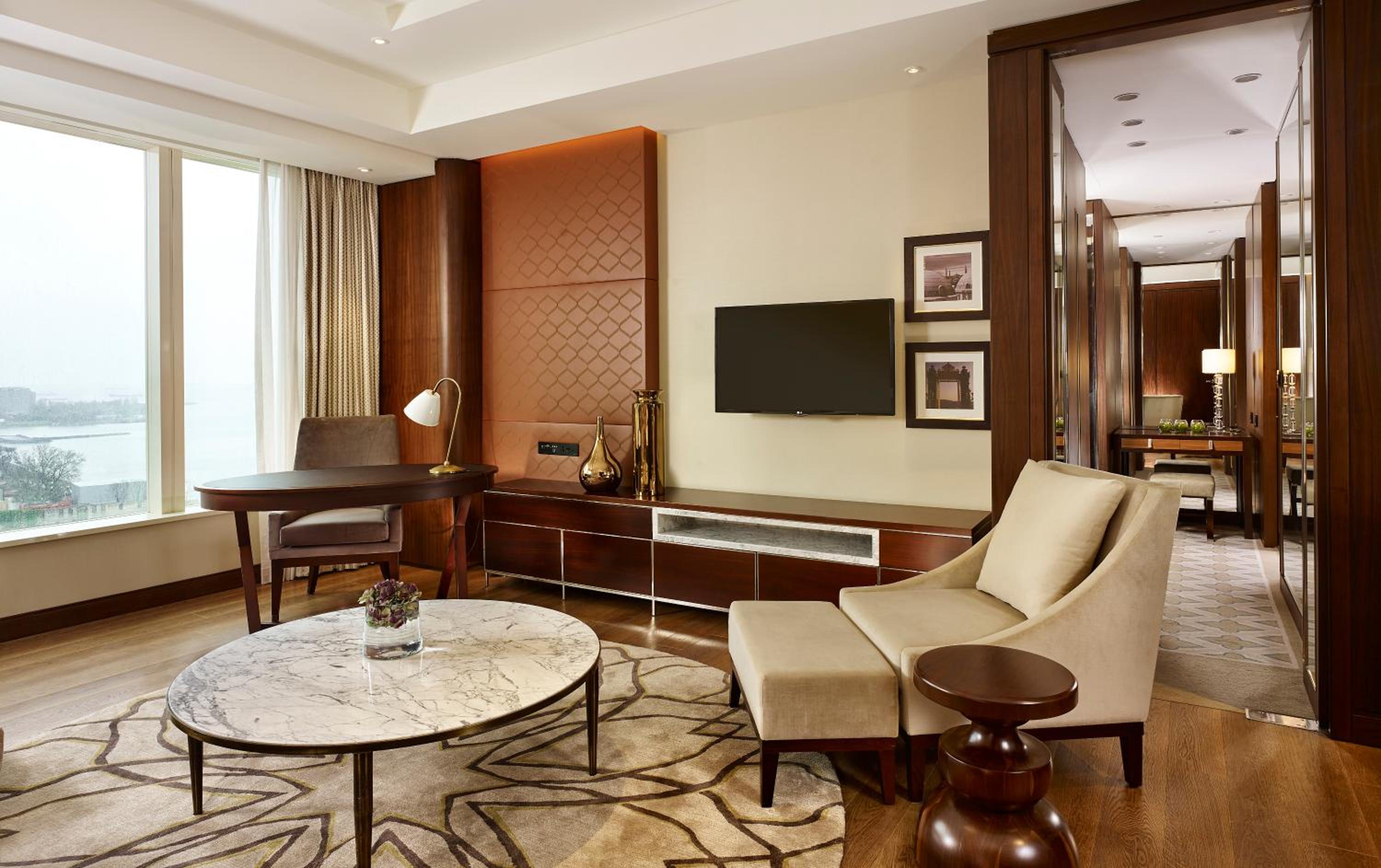 King Suite - Club Access