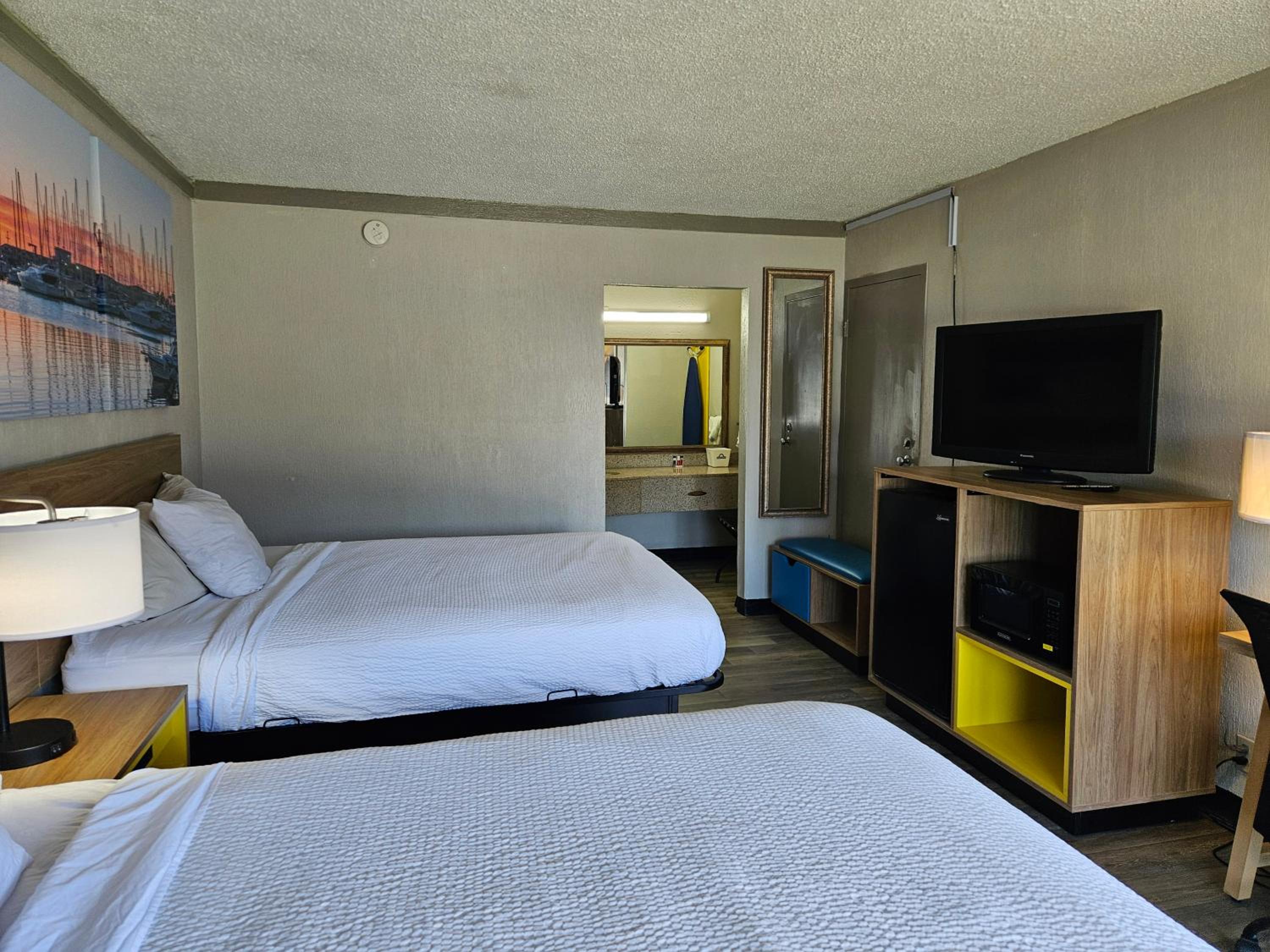 Queen Room - Disability Access/Non-Smoking - Photo 3