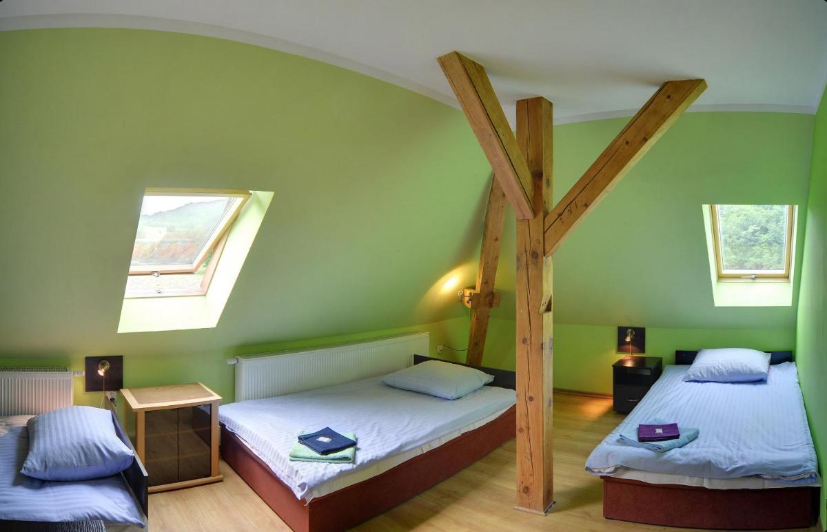 Quadruple Room with Private Bathroom photo 2